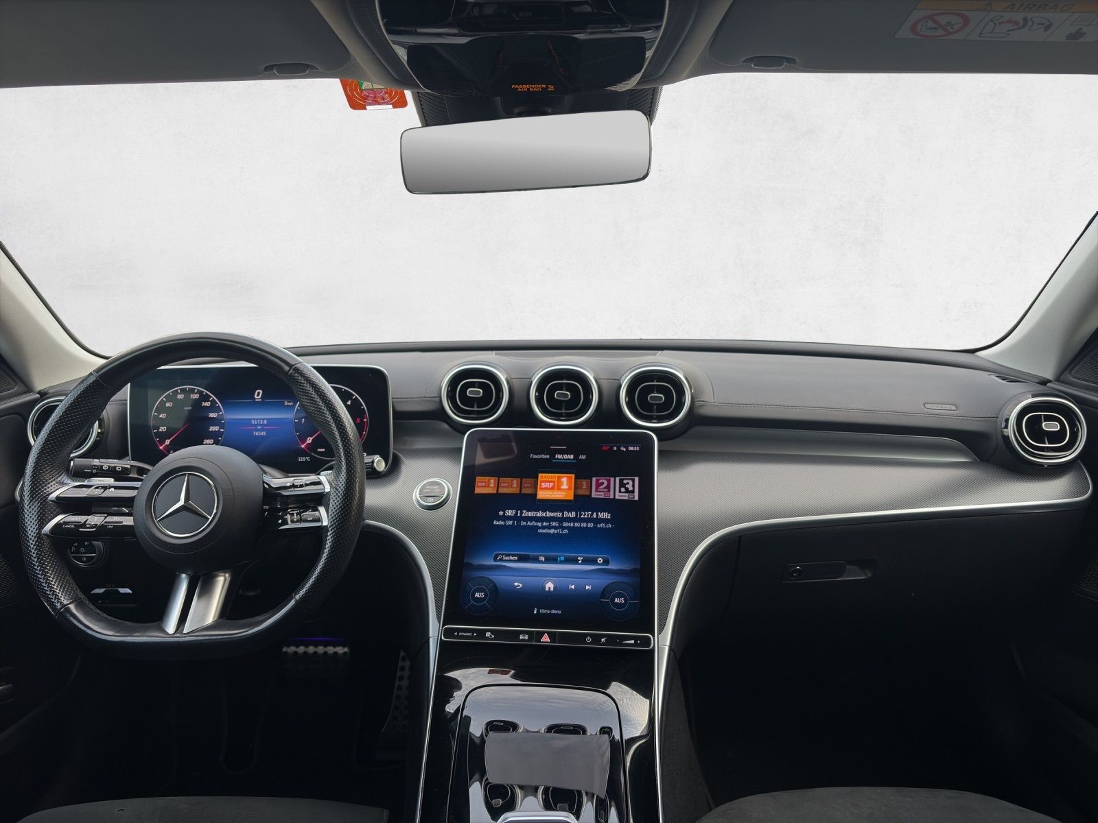 MERCEDES-BENZ C 300 d T AMG Line-image-12