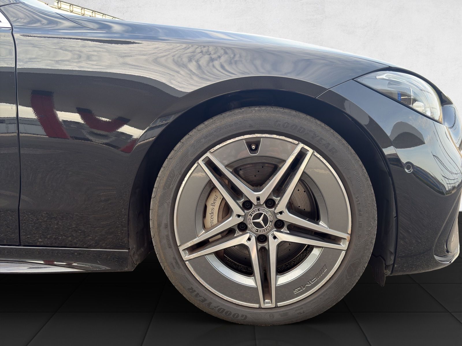 MERCEDES-BENZ C 300 d T AMG Line-image-17