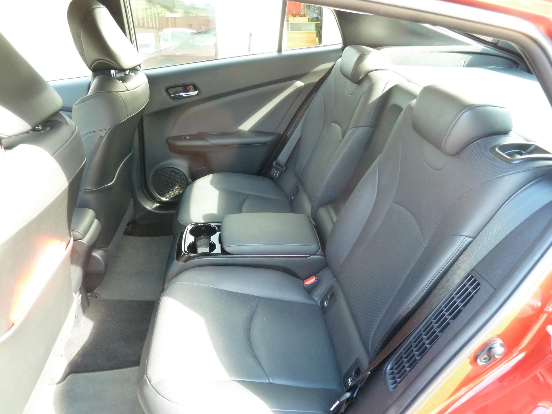 TOYOTA Prius 1.8 VVT-i Plug-in Hybrid Premium-image-16