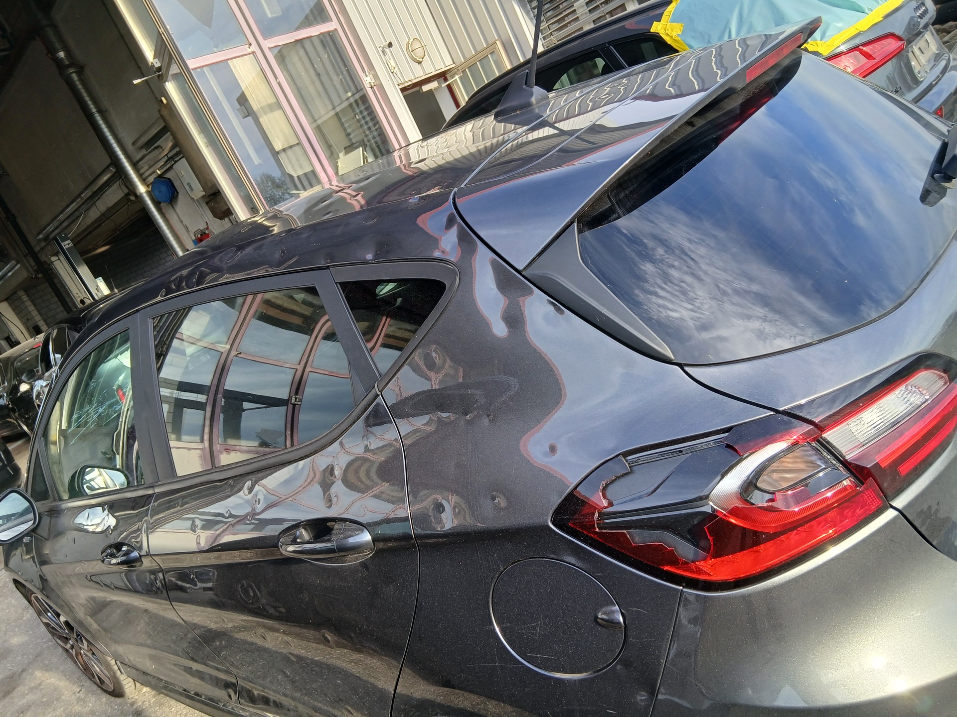 FORD Fiesta 1.0 SCTi MHEV ST Line X Automat-image-6