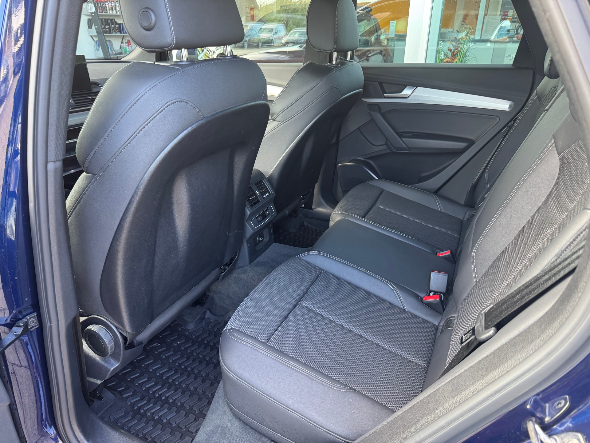AUDI Q5 40 TDI S-line quattro S-tronic-image-8
