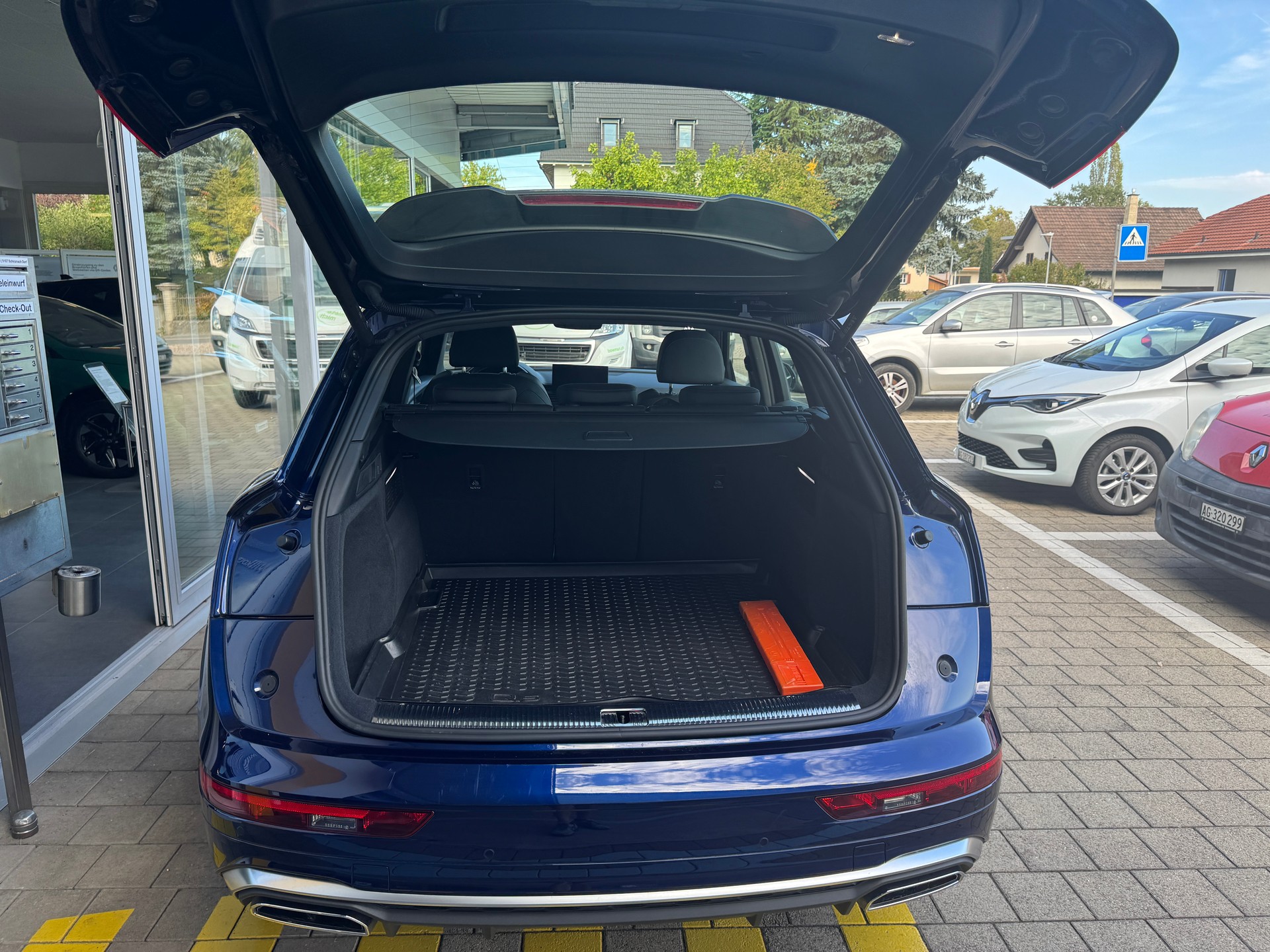 AUDI Q5 40 TDI S-line quattro S-tronic-image-12