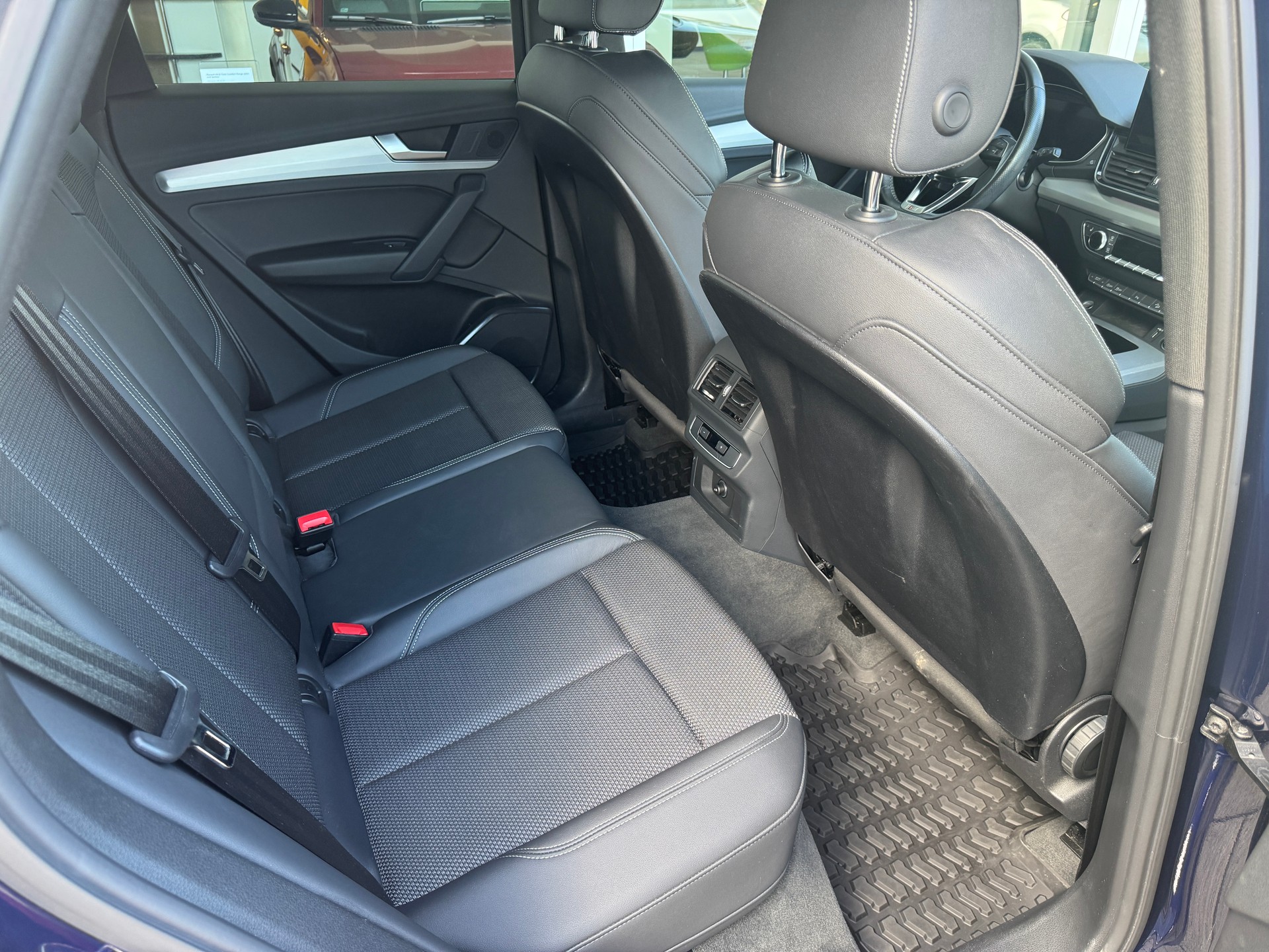 AUDI Q5 40 TDI S-line quattro S-tronic-image-9