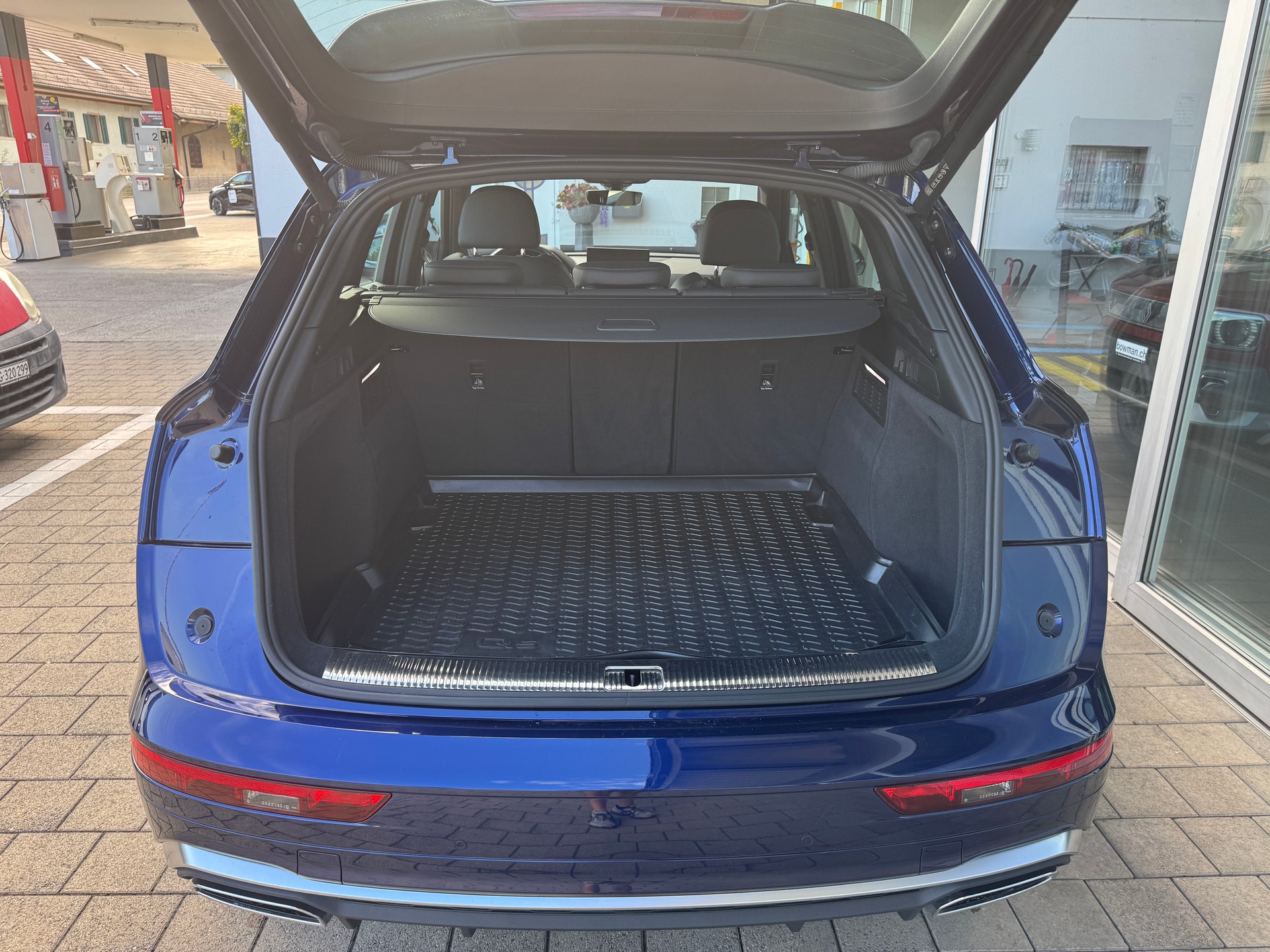 AUDI Q5 40 TDI S-line quattro S-tronic-image-11