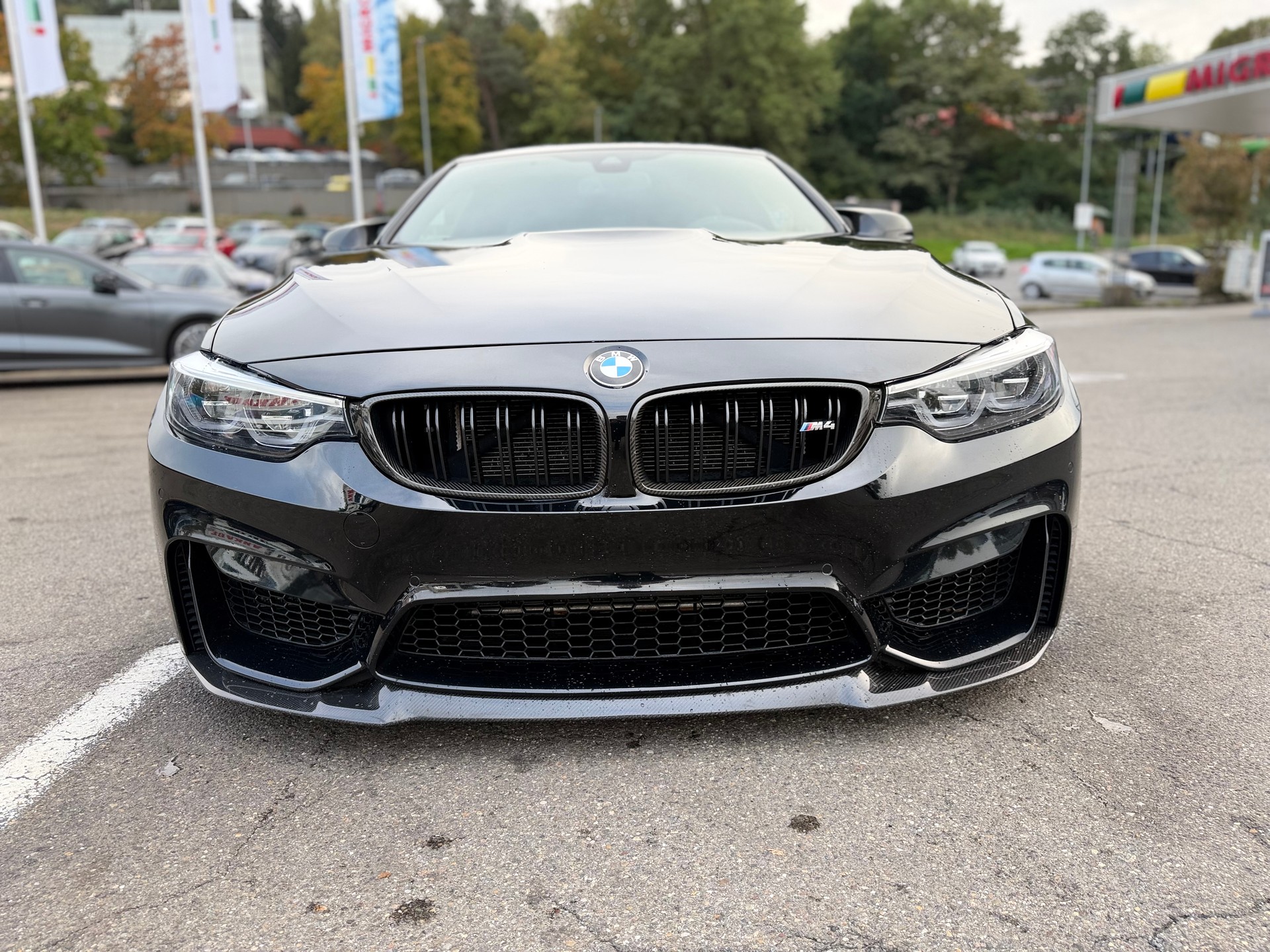 BMW M4 Coupé Competition DKG ° MH-Pipes Equal Length Abgasanlage ° Wheelforce 20 Zoll ° CS Rückleuchten °-showroom-element-3