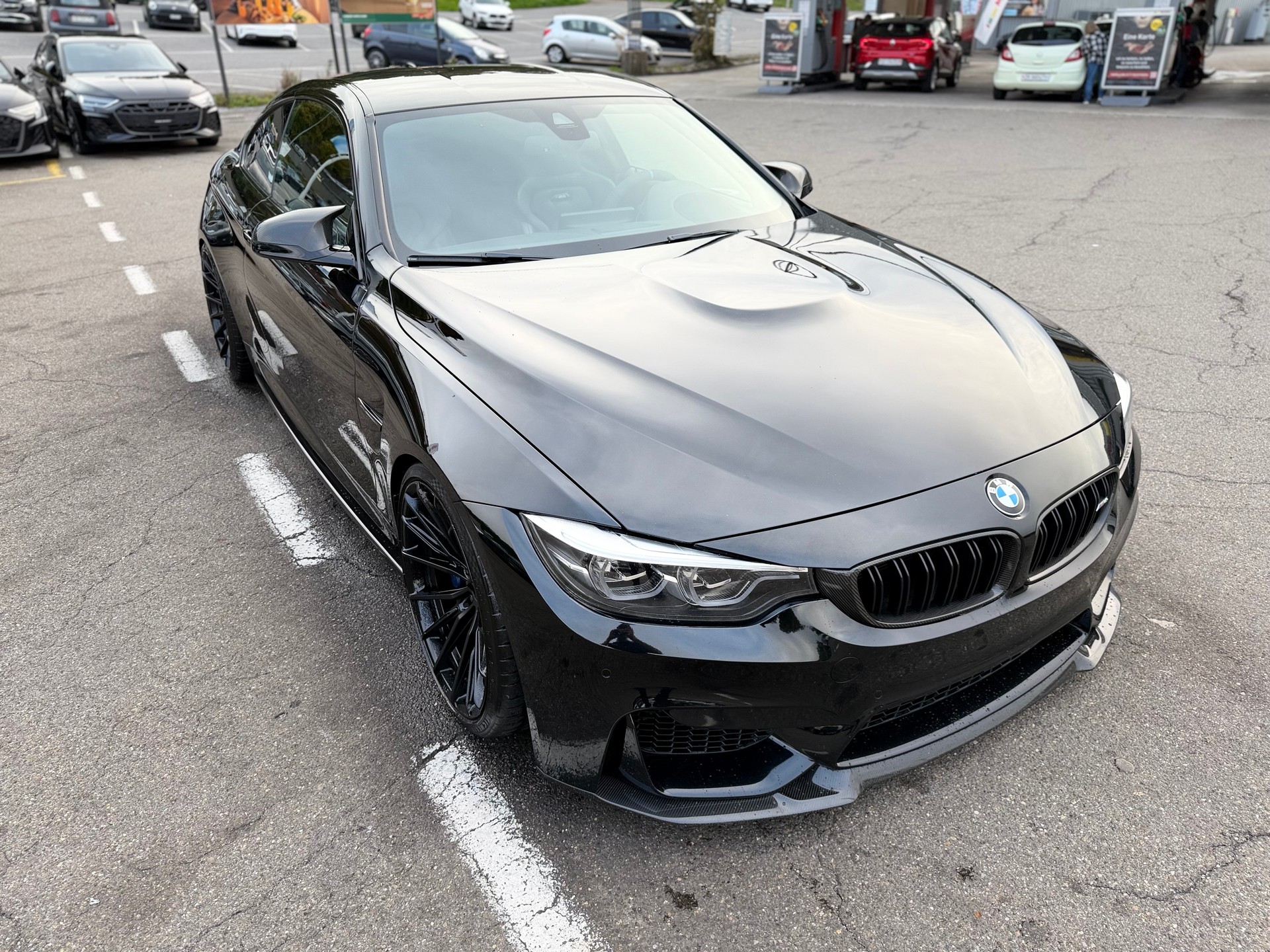 BMW M4 Coupé Competition DKG ° MH-Pipes Equal Length Abgasanlage ° Wheelforce 20 Zoll ° CS Rückleuchten °