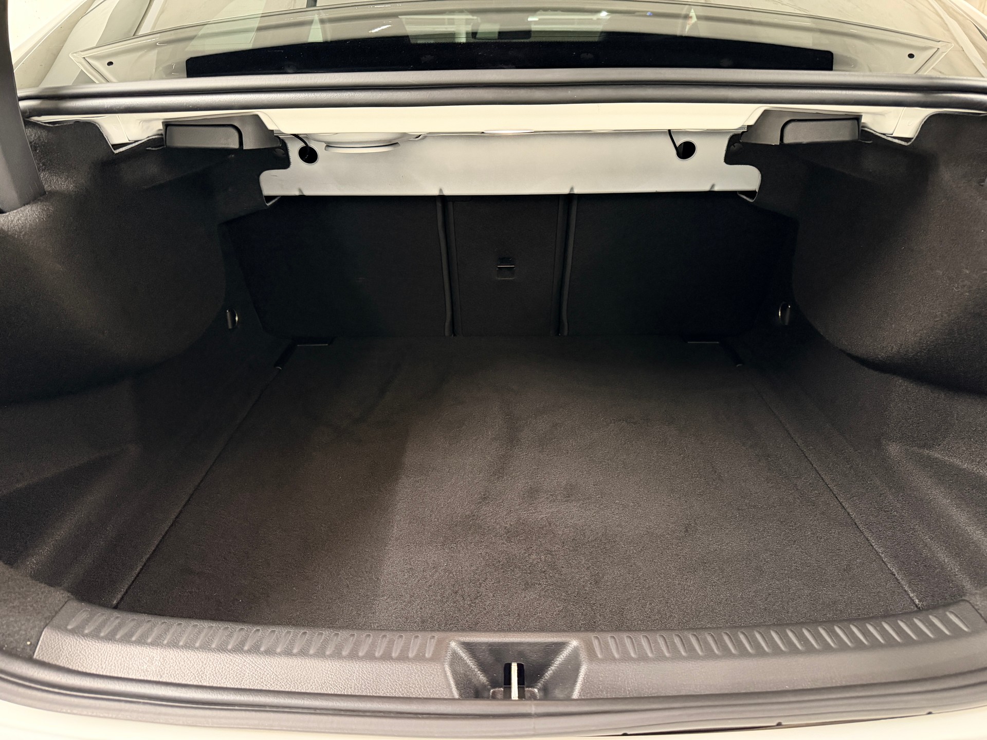 MERCEDES-BENZ A 220 AMG Line 7G-DCT 4Matic-image-17