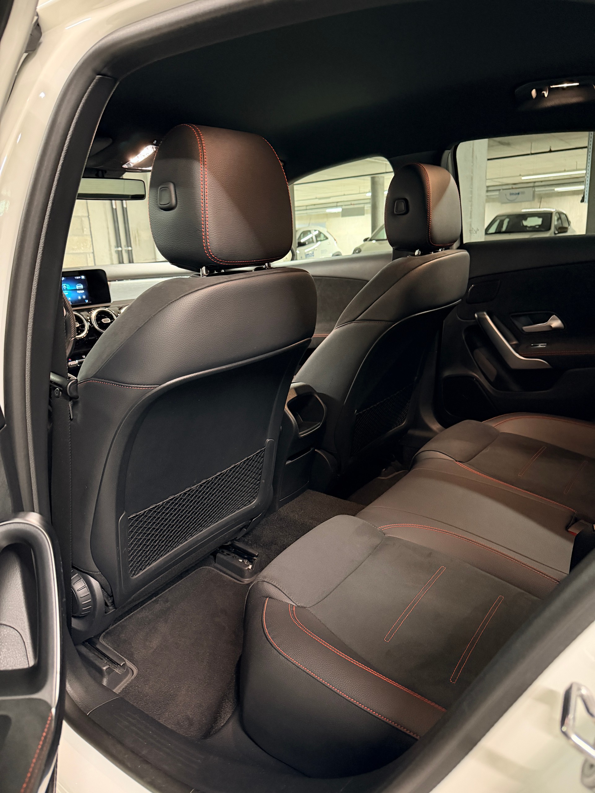 MERCEDES-BENZ A 220 AMG Line 7G-DCT 4Matic-image-15