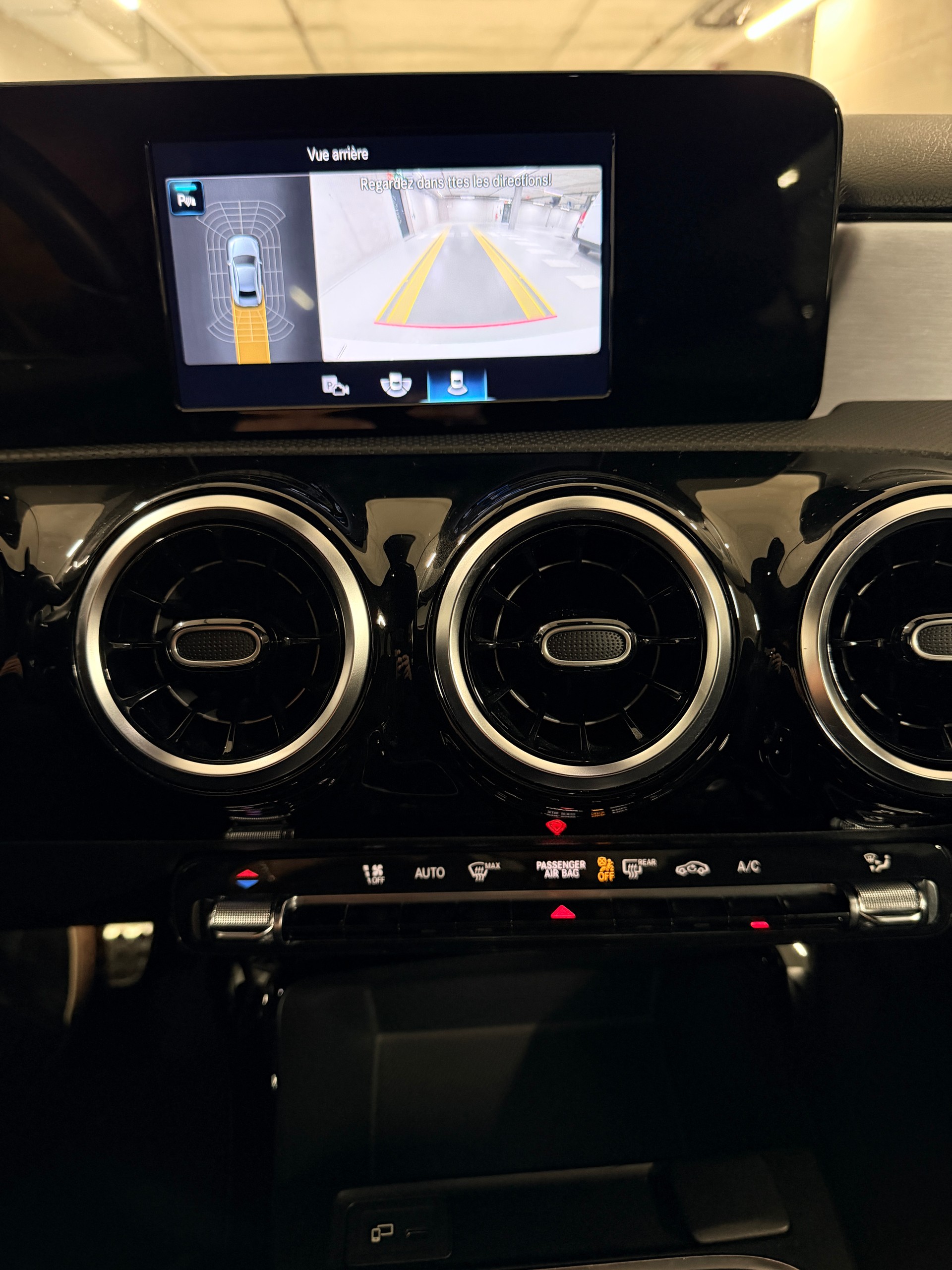 MERCEDES-BENZ A 220 AMG Line 7G-DCT 4Matic-image-10