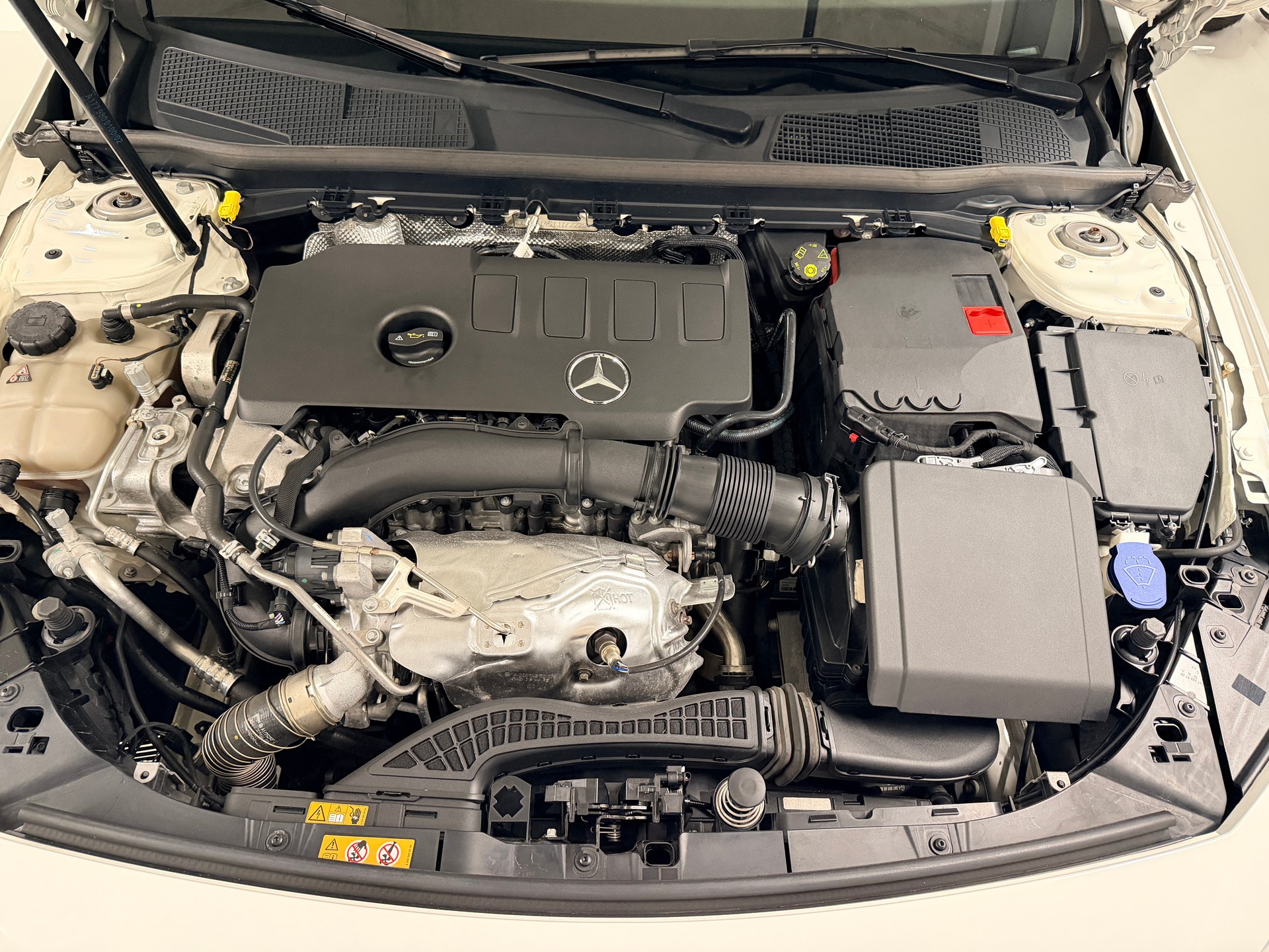 MERCEDES-BENZ A 220 AMG Line 7G-DCT 4Matic-image-26