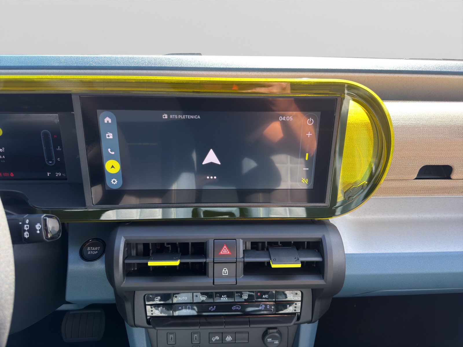 FIAT Grande Panda 1.2 Hybrid La Prima-image-11