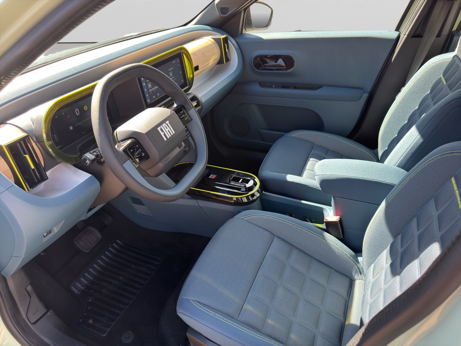 FIAT Grande Panda 1.2 Hybrid La Prima-image-5