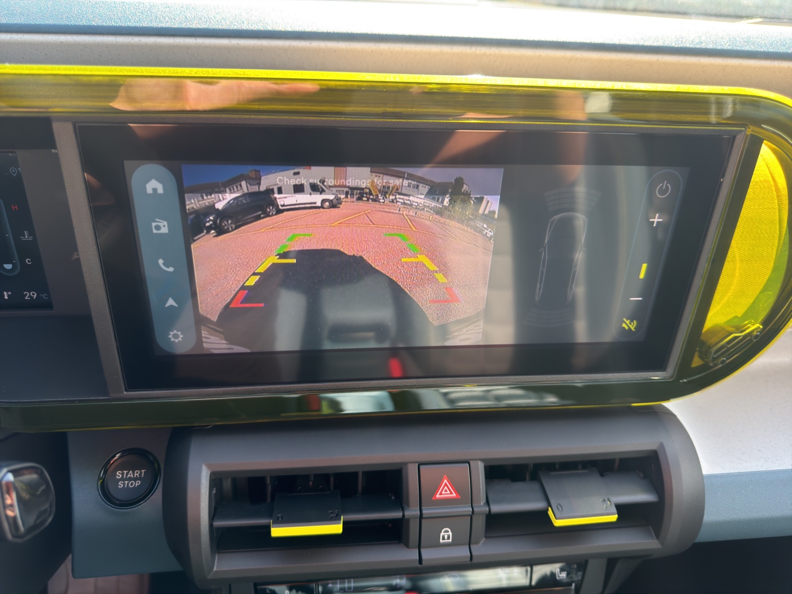 FIAT Grande Panda 1.2 Hybrid La Prima-image-9