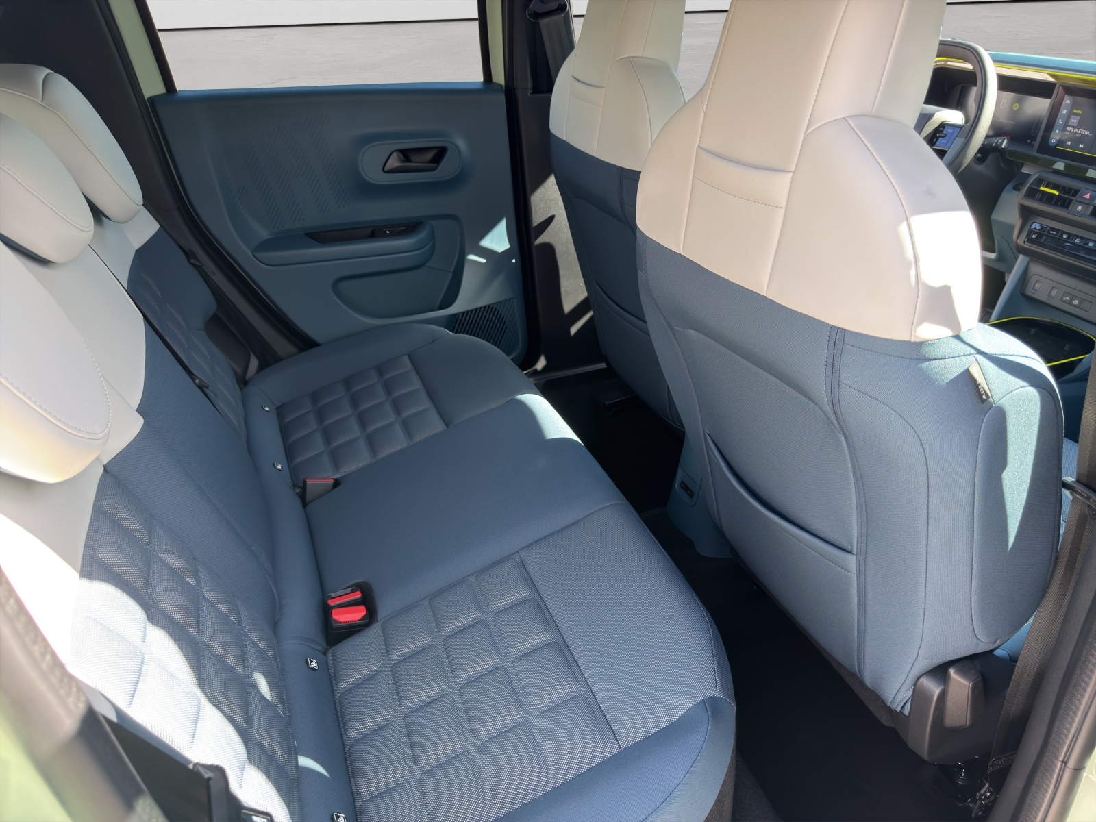 FIAT Grande Panda 1.2 Hybrid La Prima-image-12