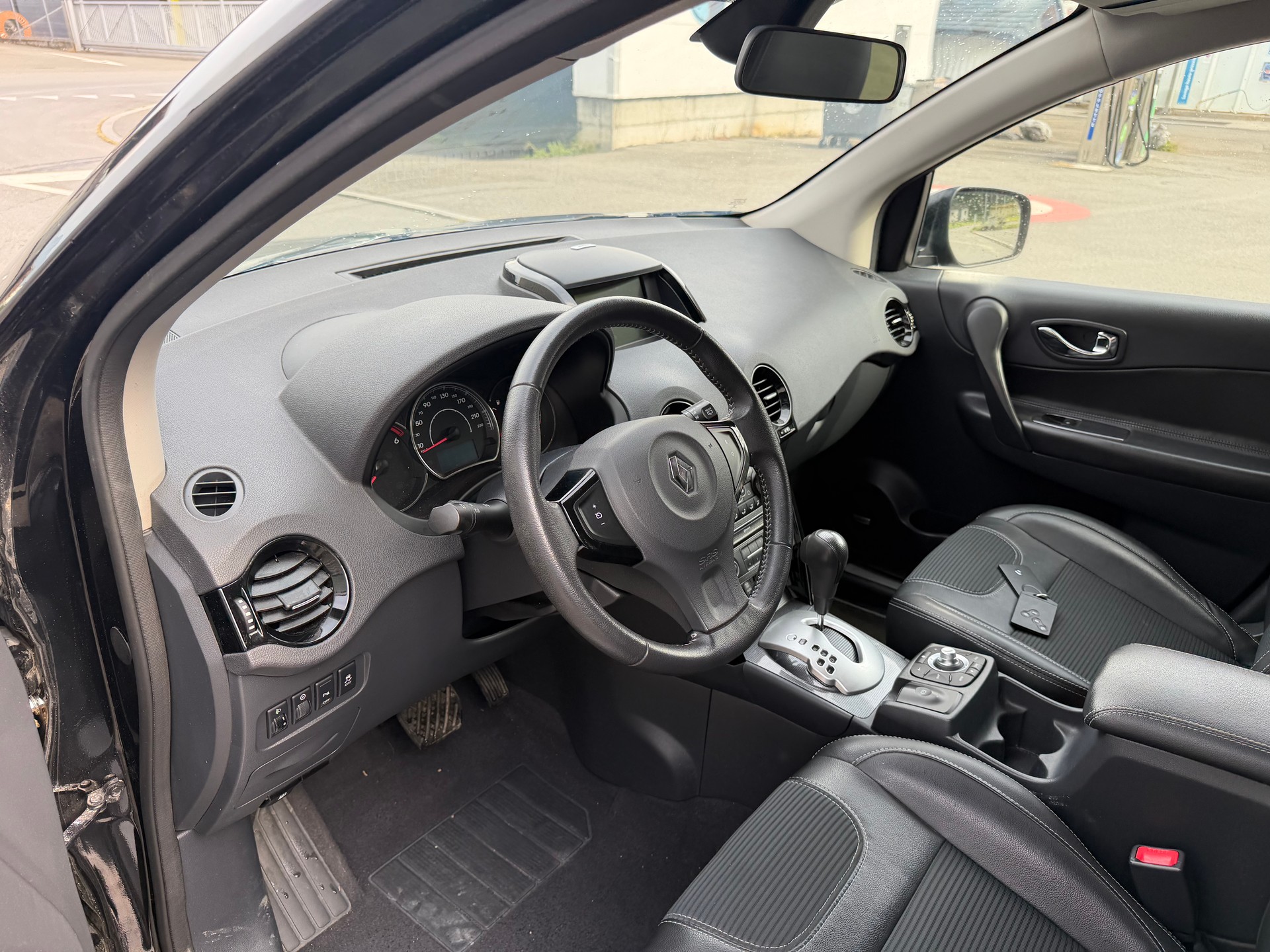 RENAULT Koleos 2.0 dCi Exception 4x4 Automatic-image-14