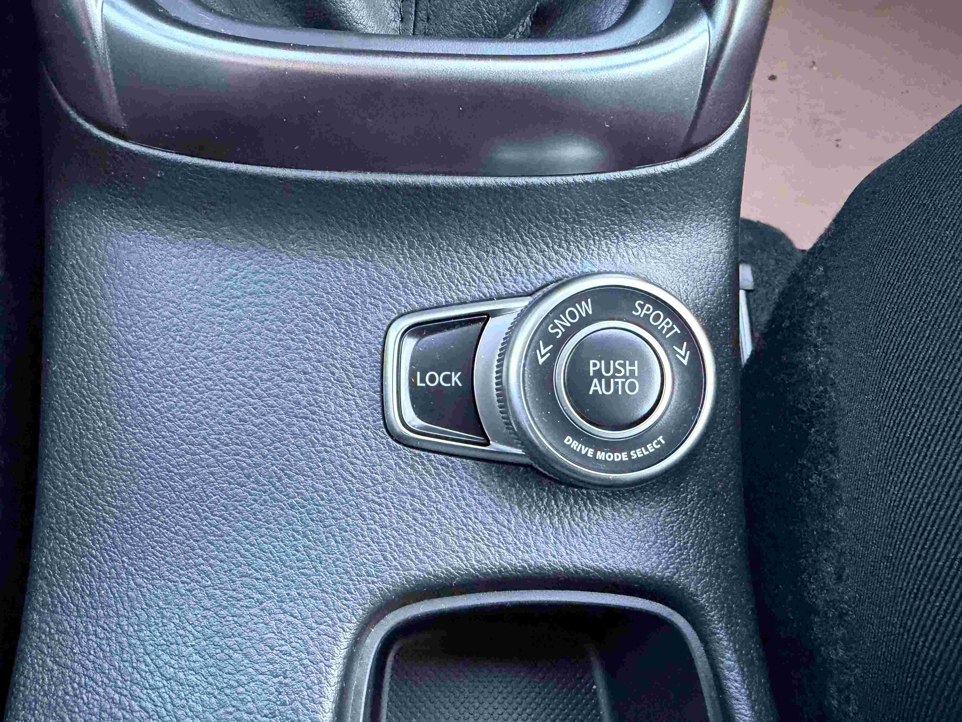 SUZUKI S-Cross 1.4 T Compact+ Hybrid 4x4-image-19