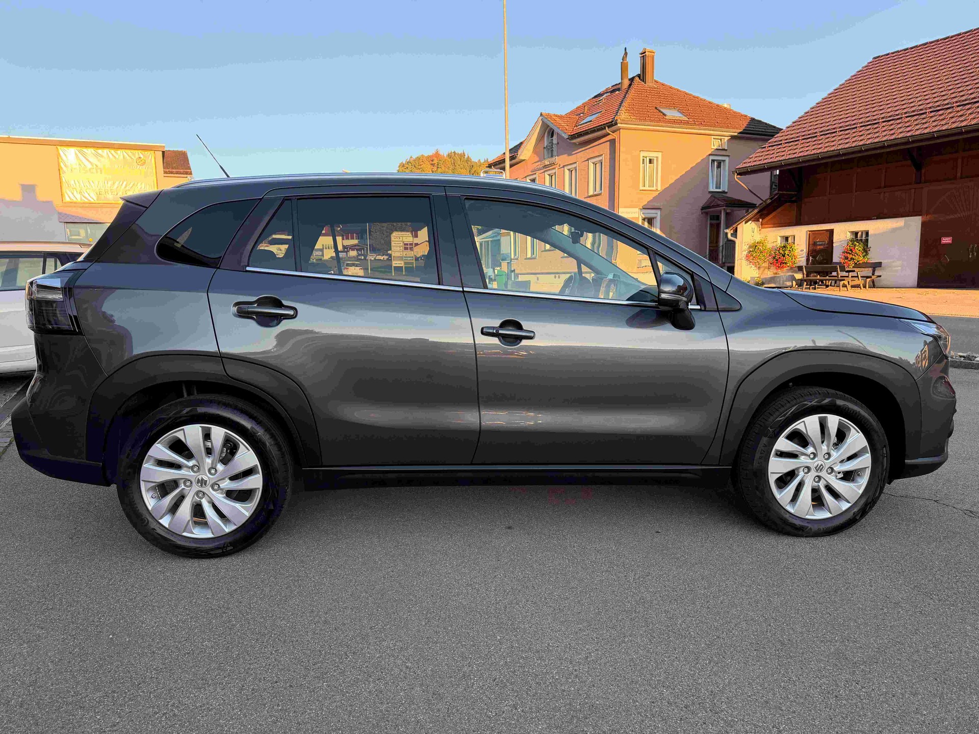 SUZUKI S-Cross 1.4 T Compact+ Hybrid 4x4-image-7