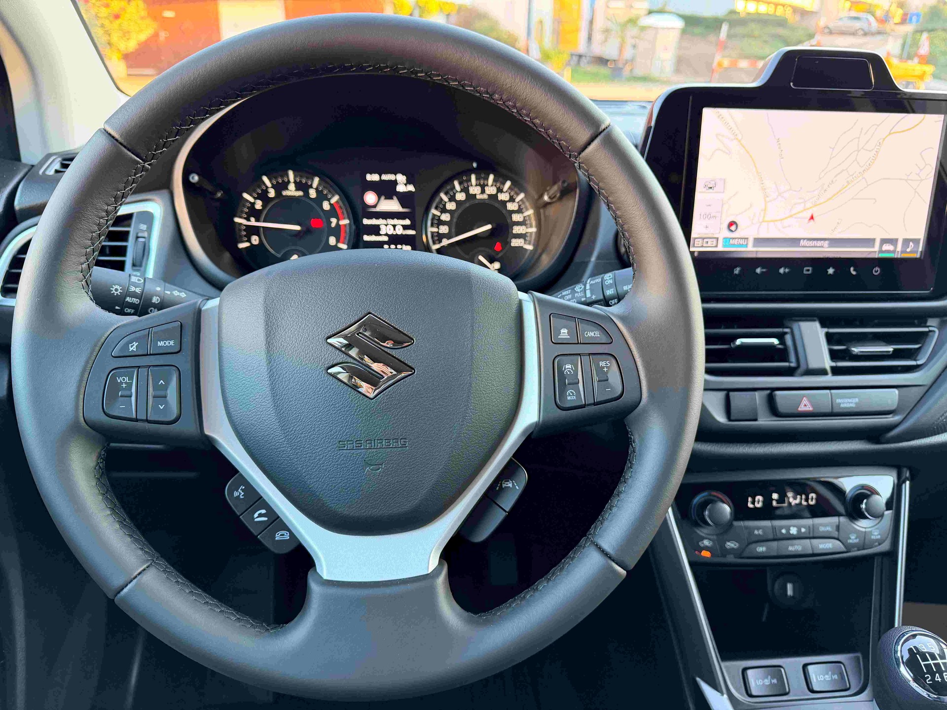 SUZUKI S-Cross 1.4 T Compact+ Hybrid 4x4-image-12
