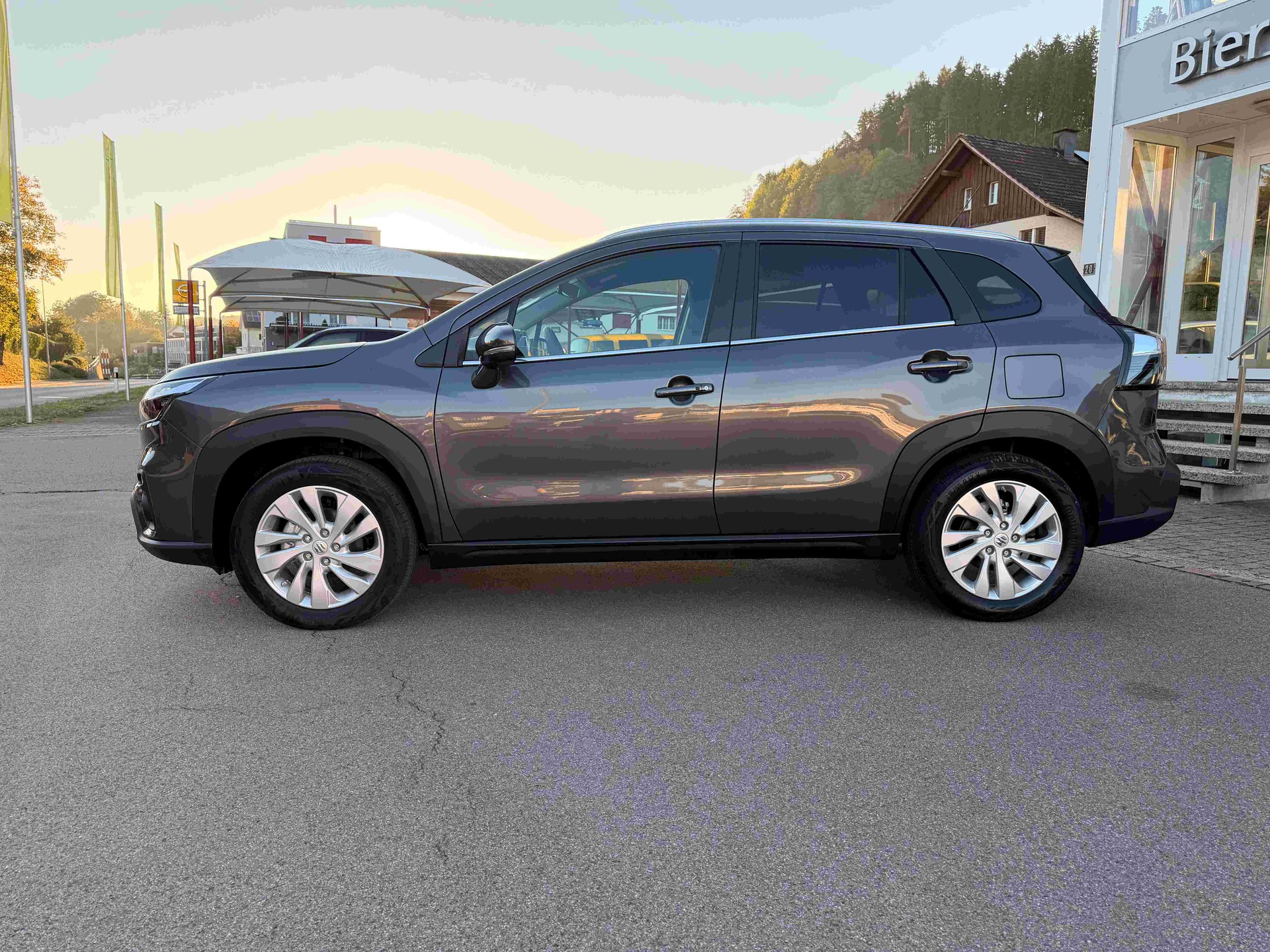 SUZUKI S-Cross 1.4 T Compact+ Hybrid 4x4-image-3