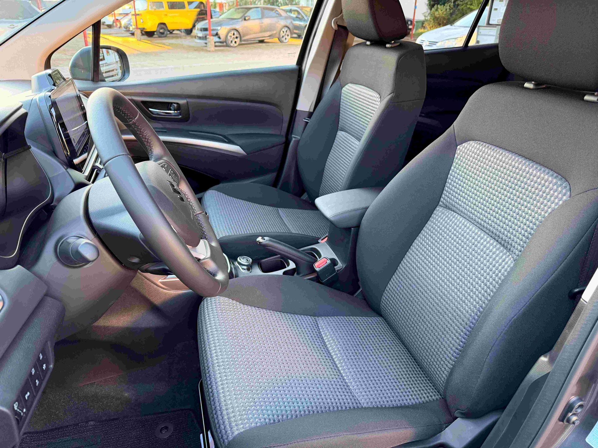 SUZUKI S-Cross 1.4 T Compact+ Hybrid 4x4-image-9