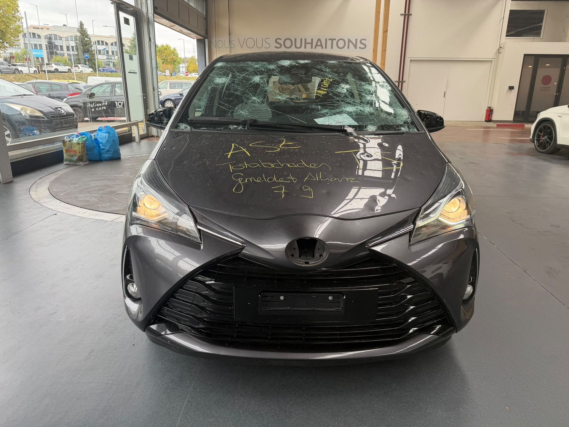 TOYOTA Yaris 1.5 VVT-i Hybrid Comfort e-CVT-image-2