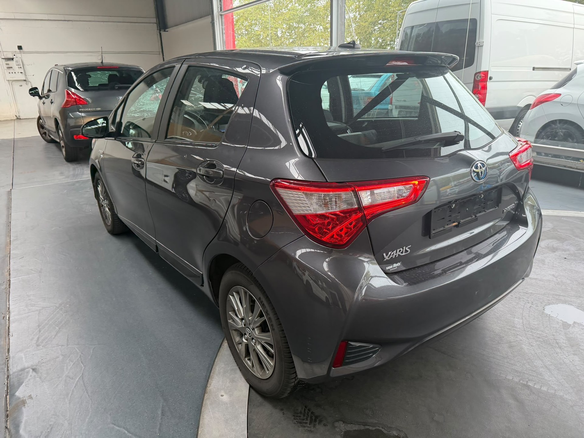 TOYOTA Yaris 1.5 VVT-i Hybrid Comfort e-CVT-image-4