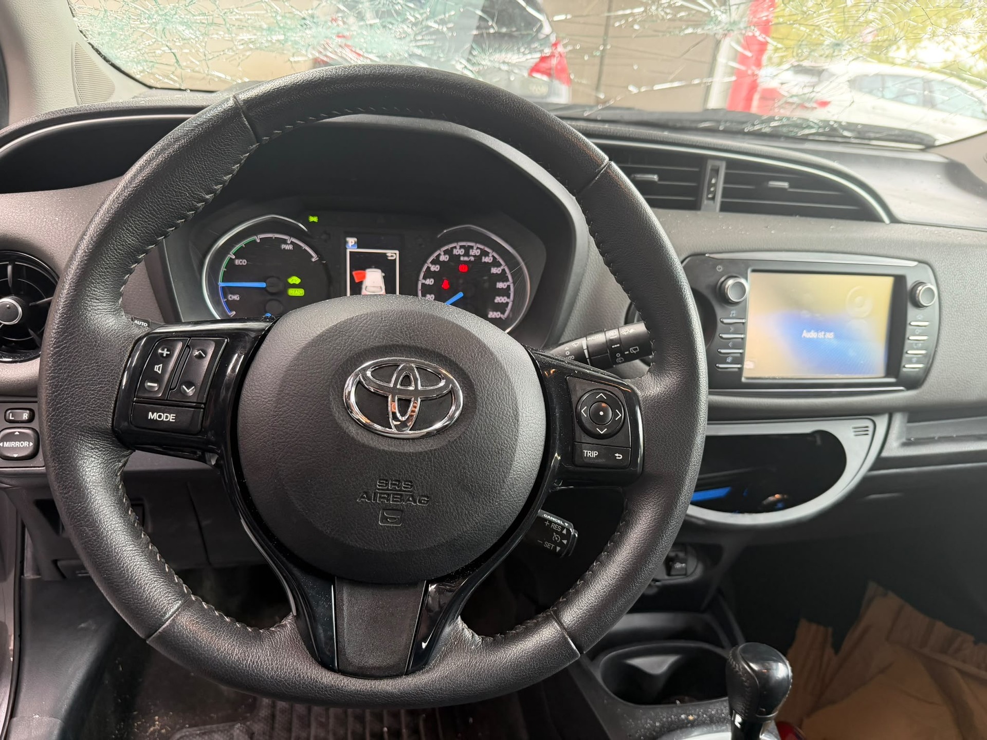 TOYOTA Yaris 1.5 VVT-i Hybrid Comfort e-CVT-image-10