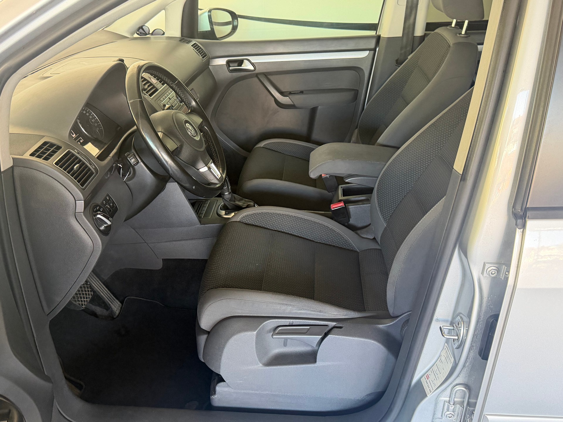 VW Touran 1.4 TSI Trendline DSG-image-10