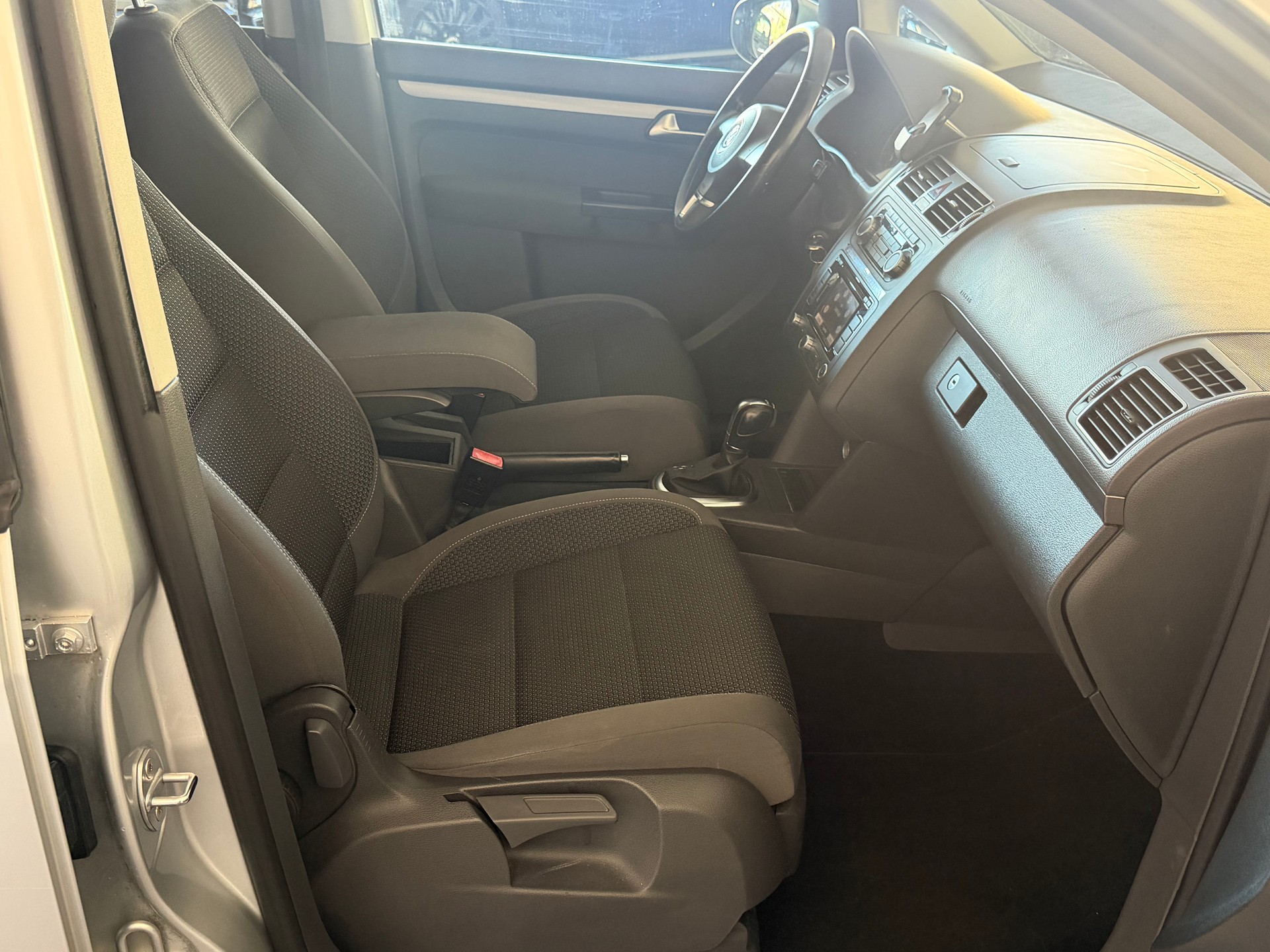 VW Touran 1.4 TSI Trendline DSG-image-15