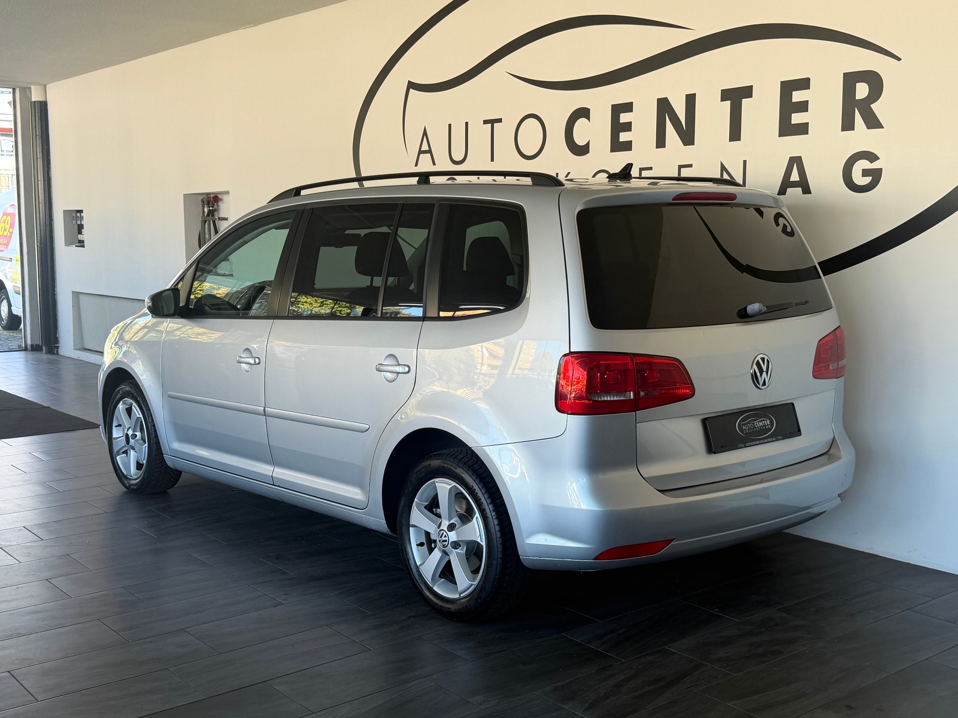 VW Touran 1.4 TSI Trendline DSG-image-6