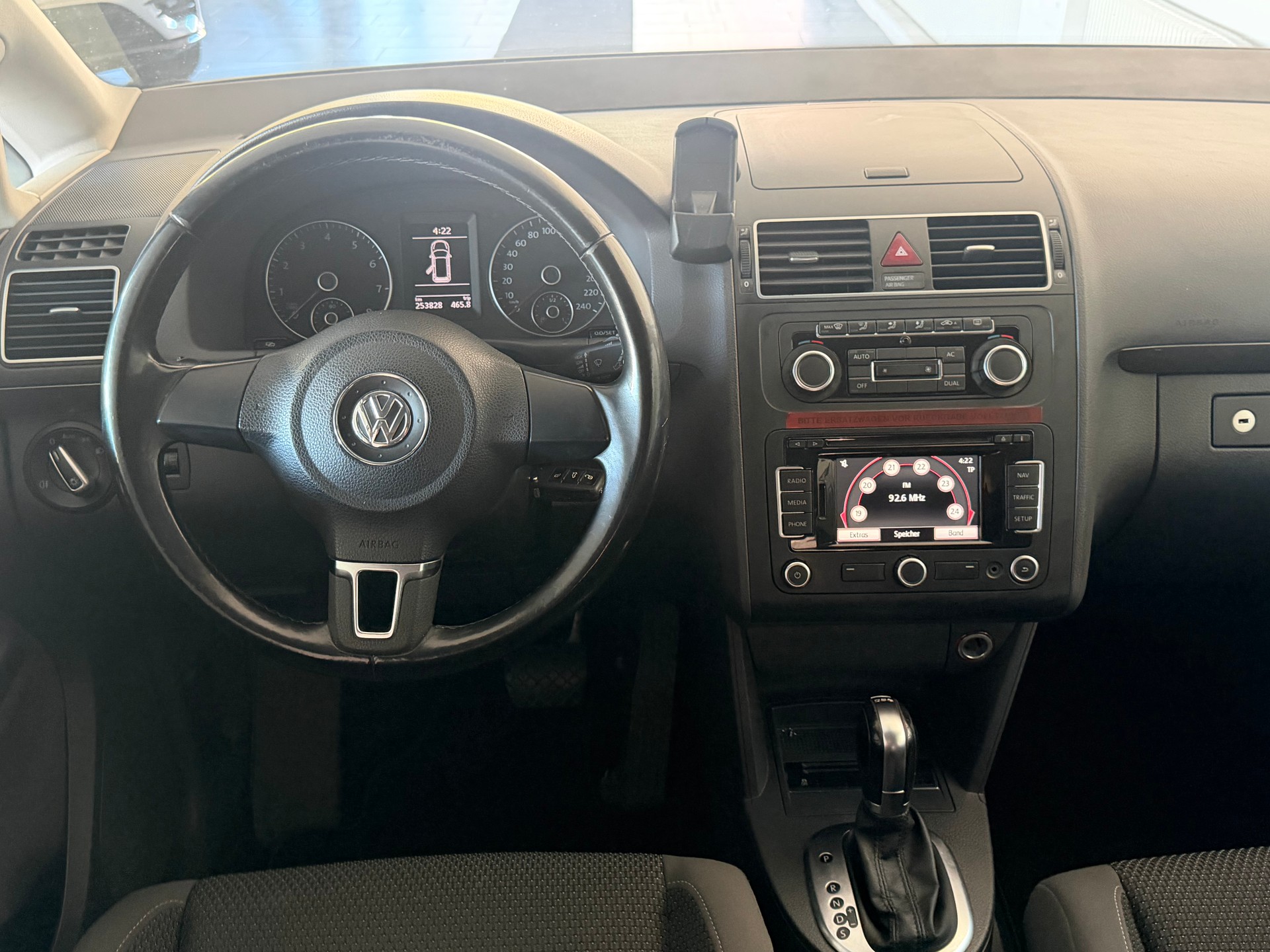 VW Touran 1.4 TSI Trendline DSG-image-12