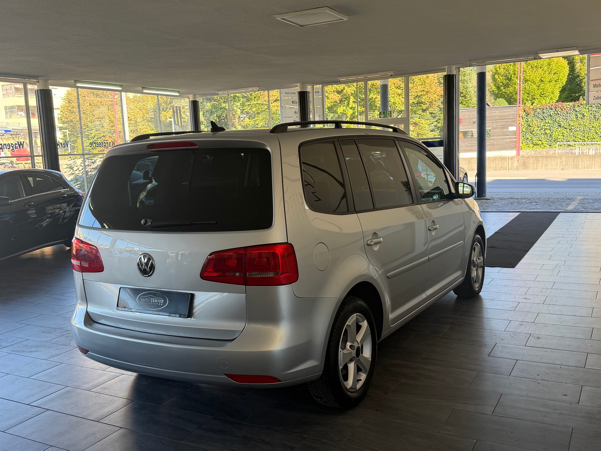 VW Touran 1.4 TSI Trendline DSG-image-7