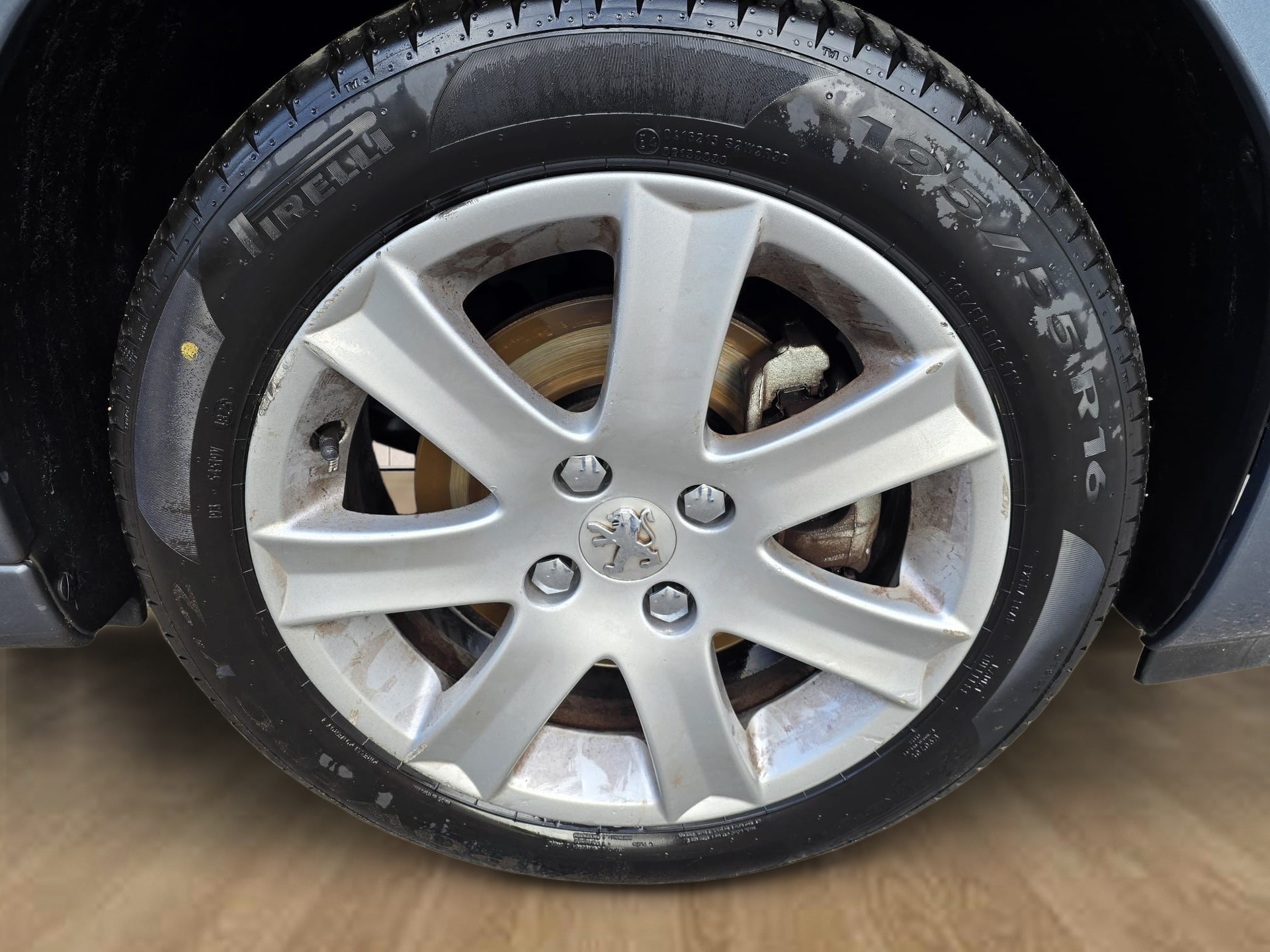 PEUGEOT 207 1.6 16V XS-image-16