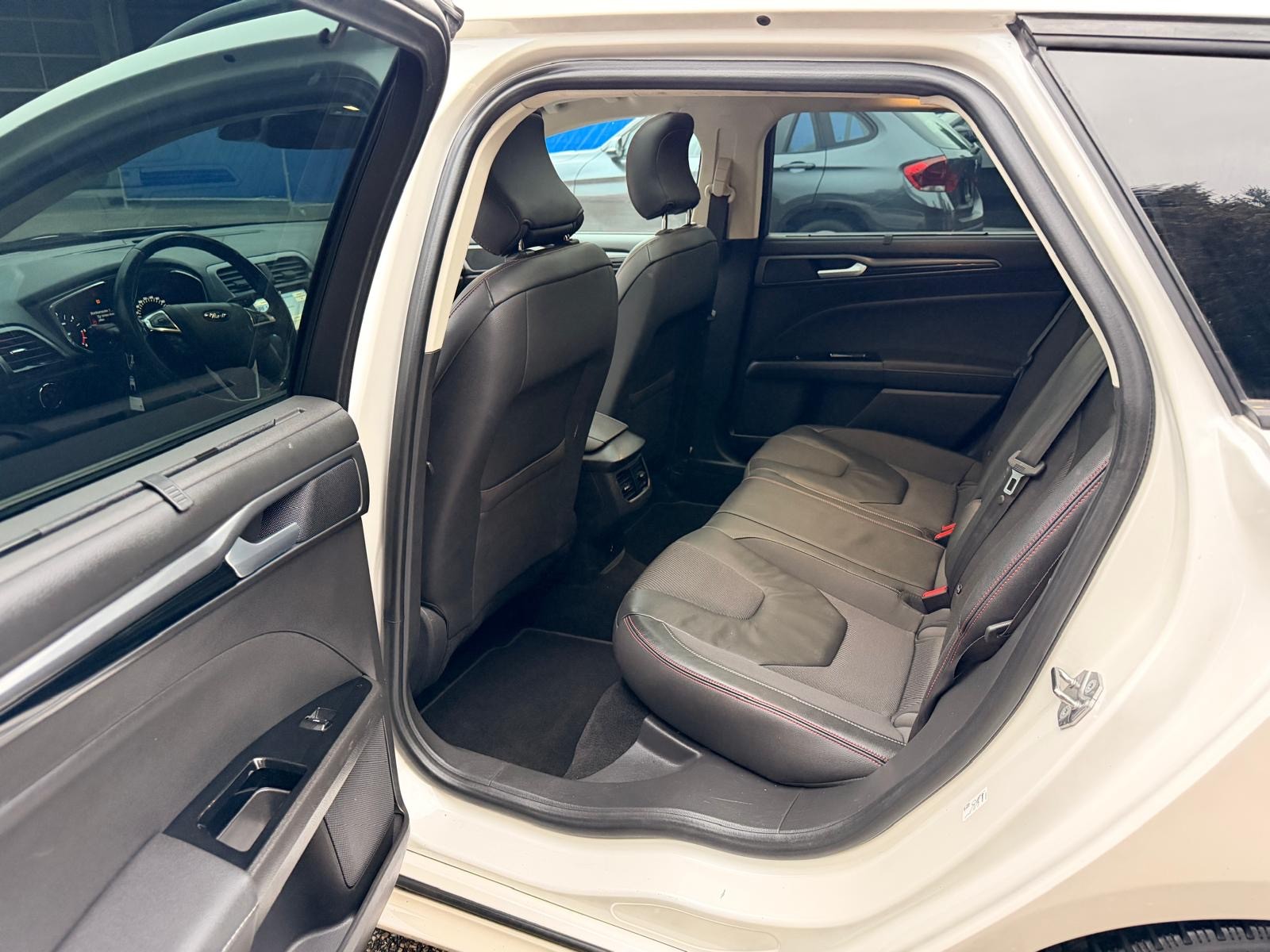 FORD Mondeo 2.0 TDCi ST-Line AWD PowerShift-image-9