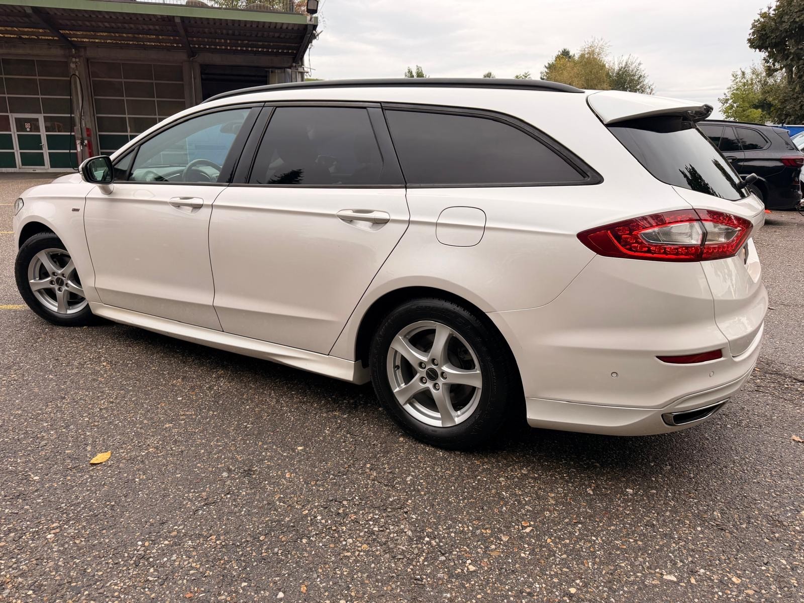 FORD Mondeo 2.0 TDCi ST-Line AWD PowerShift-image-1