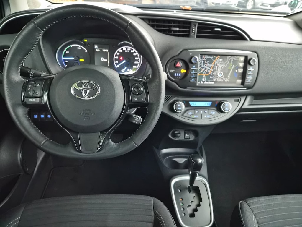 TOYOTA Yaris 1.5 VVT-i Hybrid Trend e-CVT-image-12