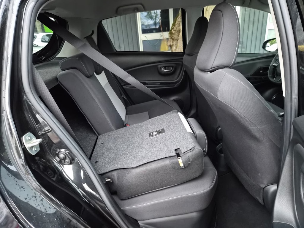 TOYOTA Yaris 1.5 VVT-i Hybrid Trend e-CVT-image-9