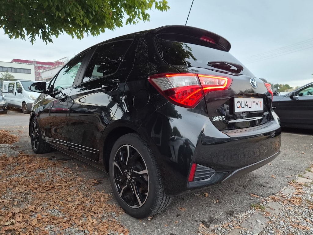 TOYOTA Yaris 1.5 VVT-i Hybrid Trend e-CVT-image-3