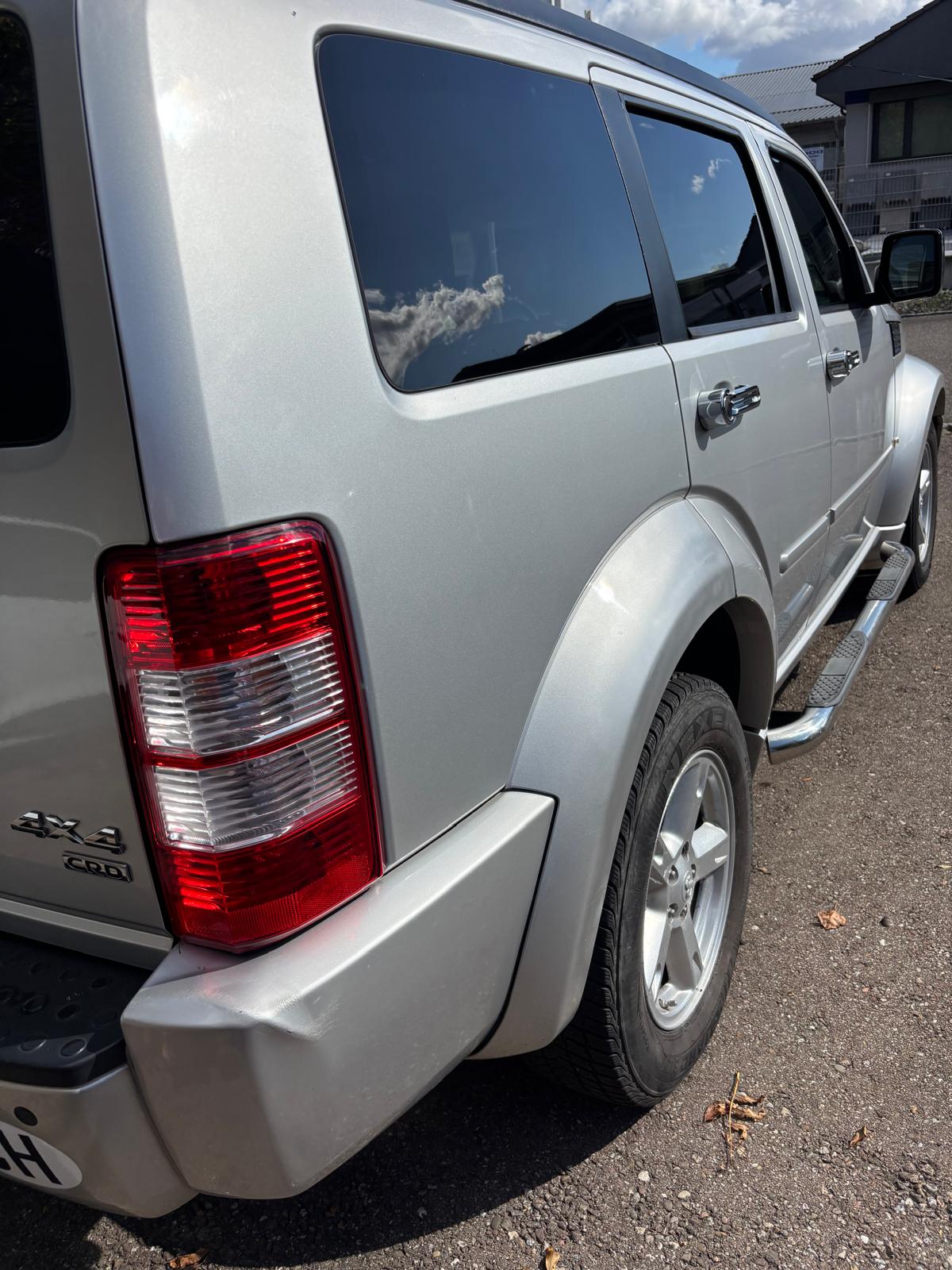 DODGE NITRO-image-3