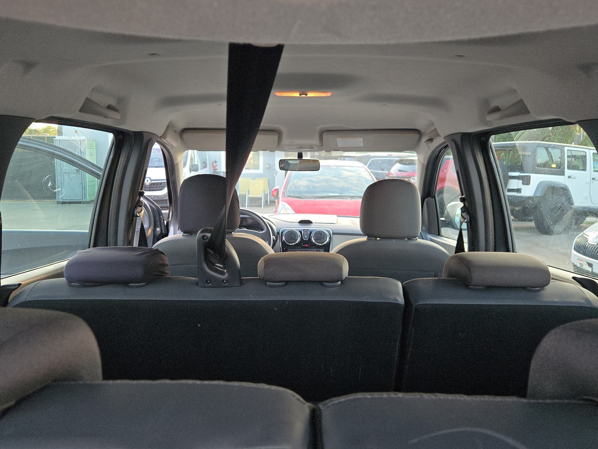 DACIA Lodgy 1.5 dCi Lauréate 7PL-image-7