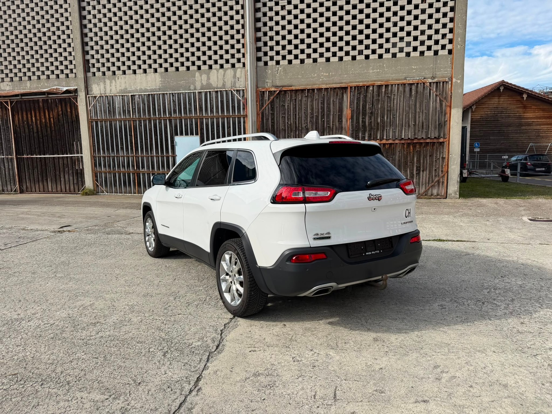 JEEP Cherokee 2.2TD Limited AWD 9ATX-showroom-element-2