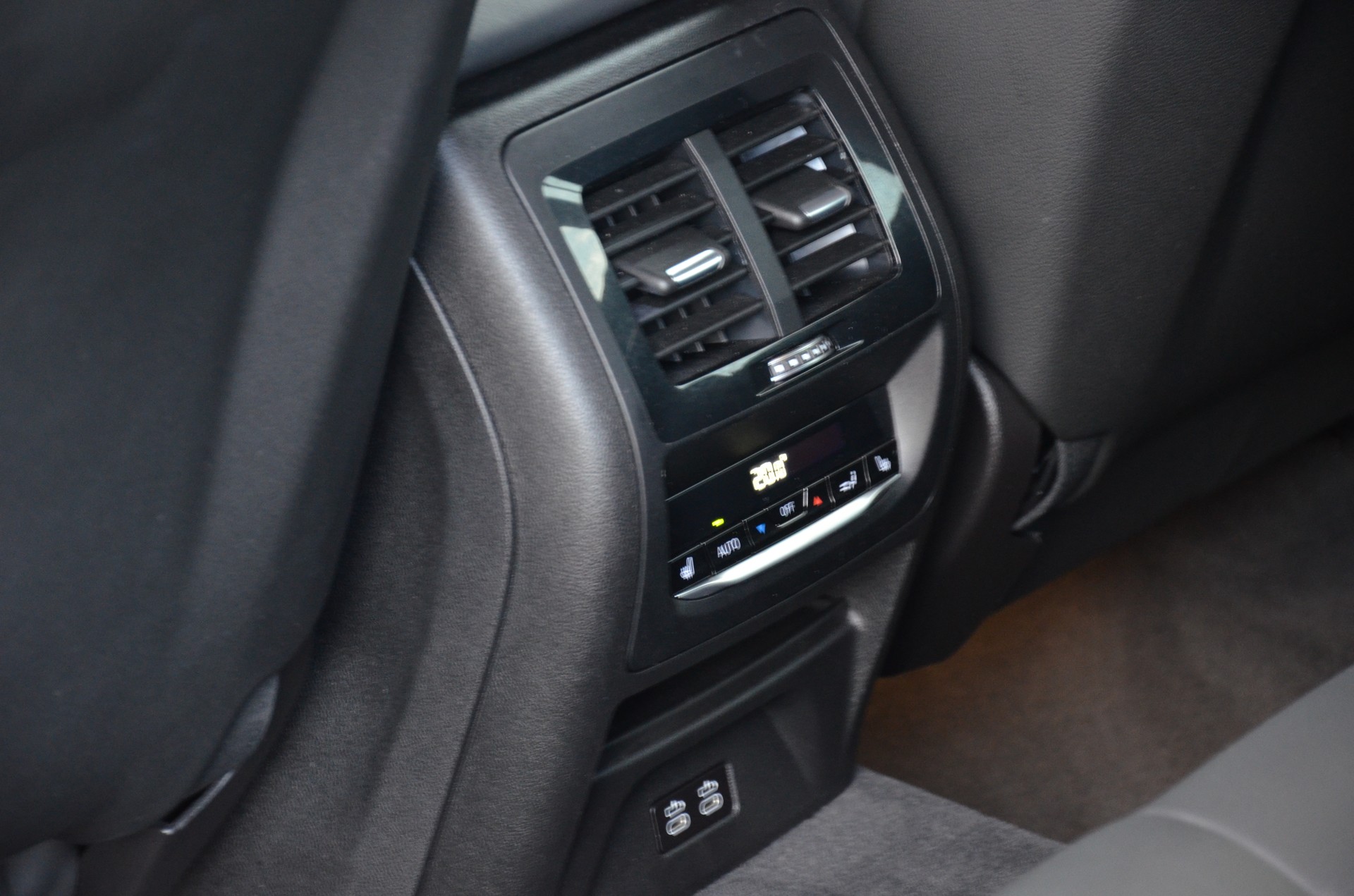 BMW X4M xDrive M Competition Steptronic-image-13