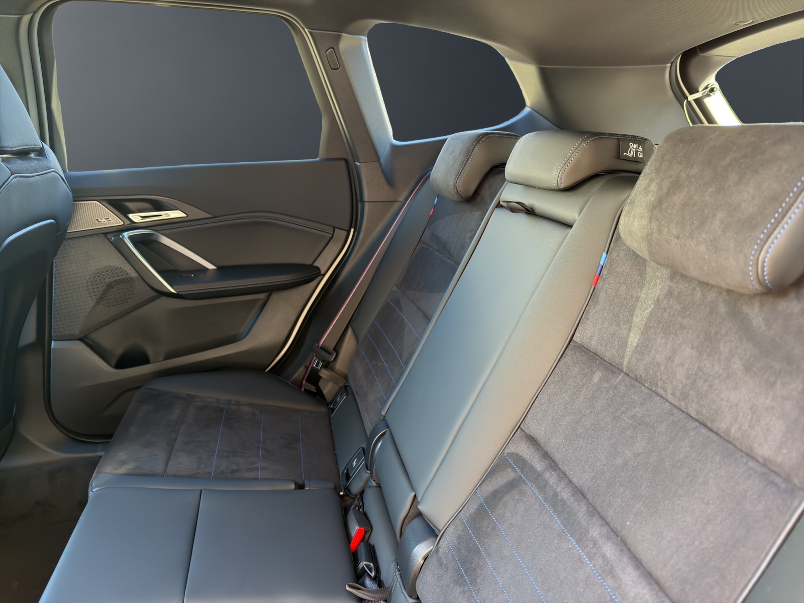 BMW X1 23i xDrive-image-11