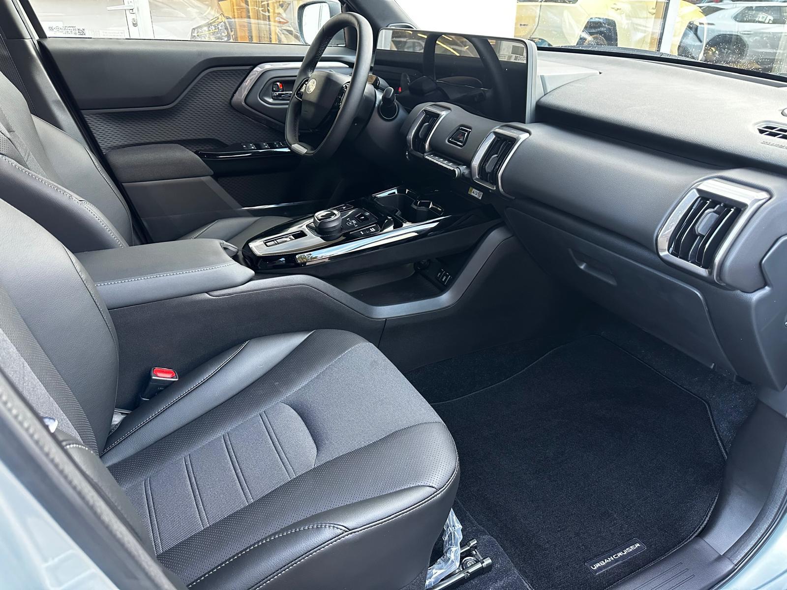 TOYOTA Urban Cruiser Premium AWD-image-12