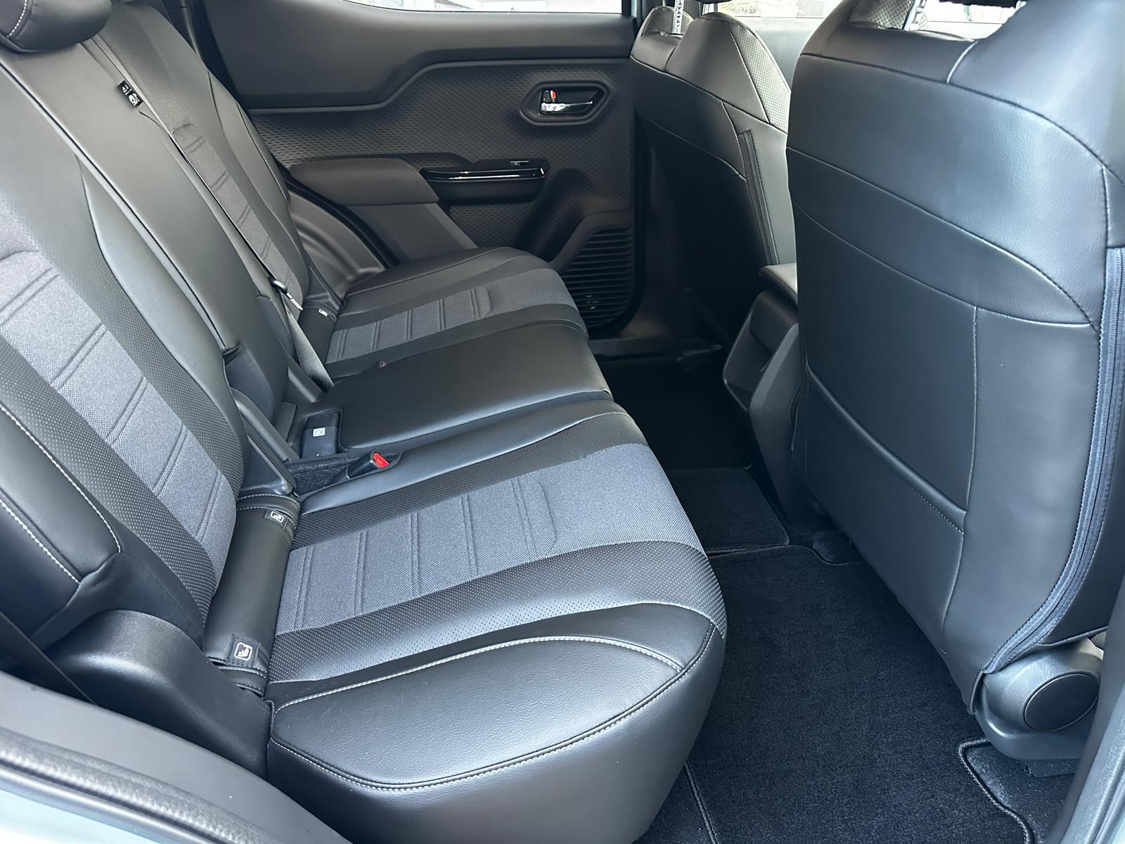 TOYOTA Urban Cruiser Premium AWD-image-10