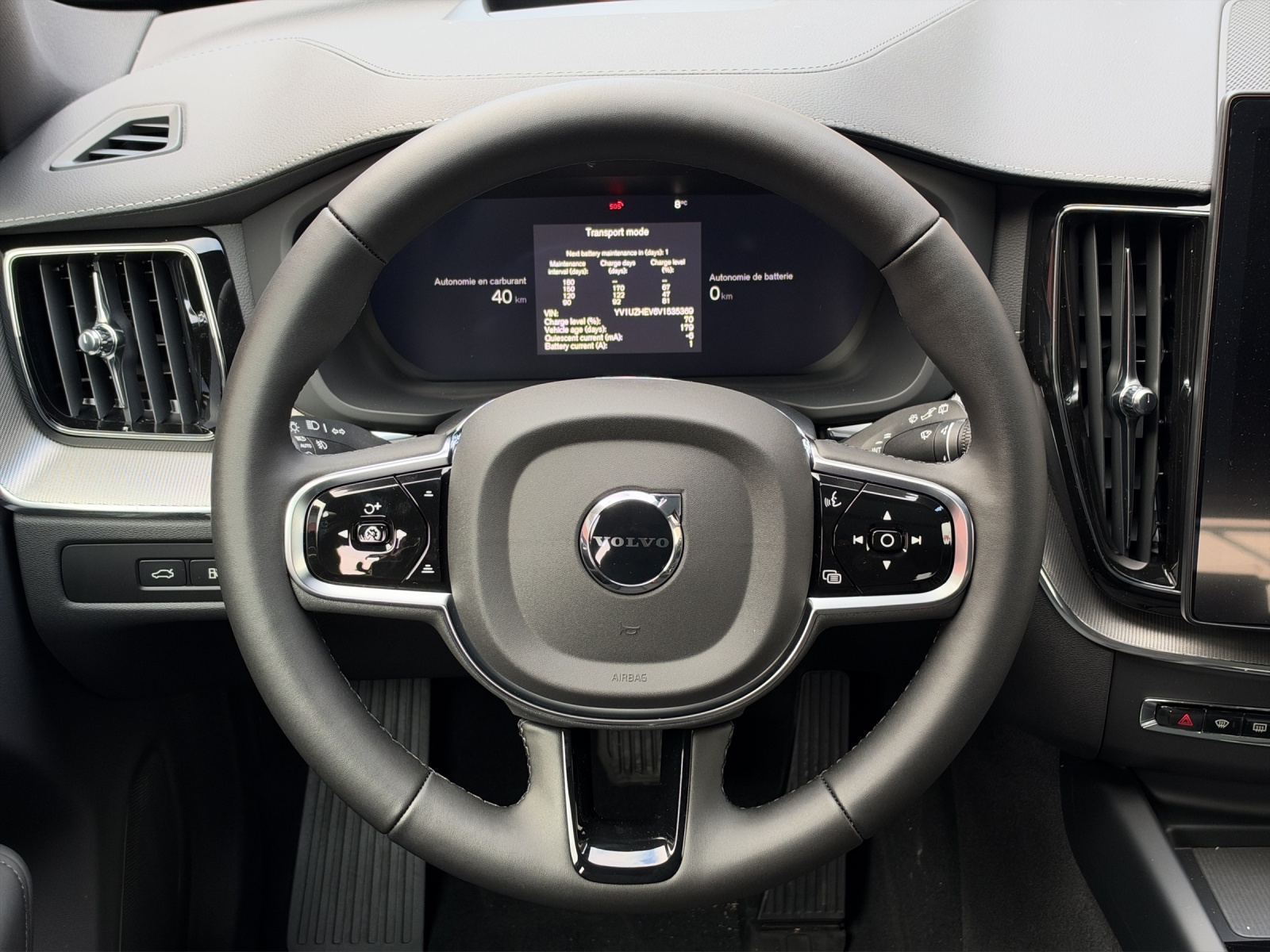 Image VOLVO XC60 XC60 T6 eAWD PluginHybrid Ultra Dark Geartronic