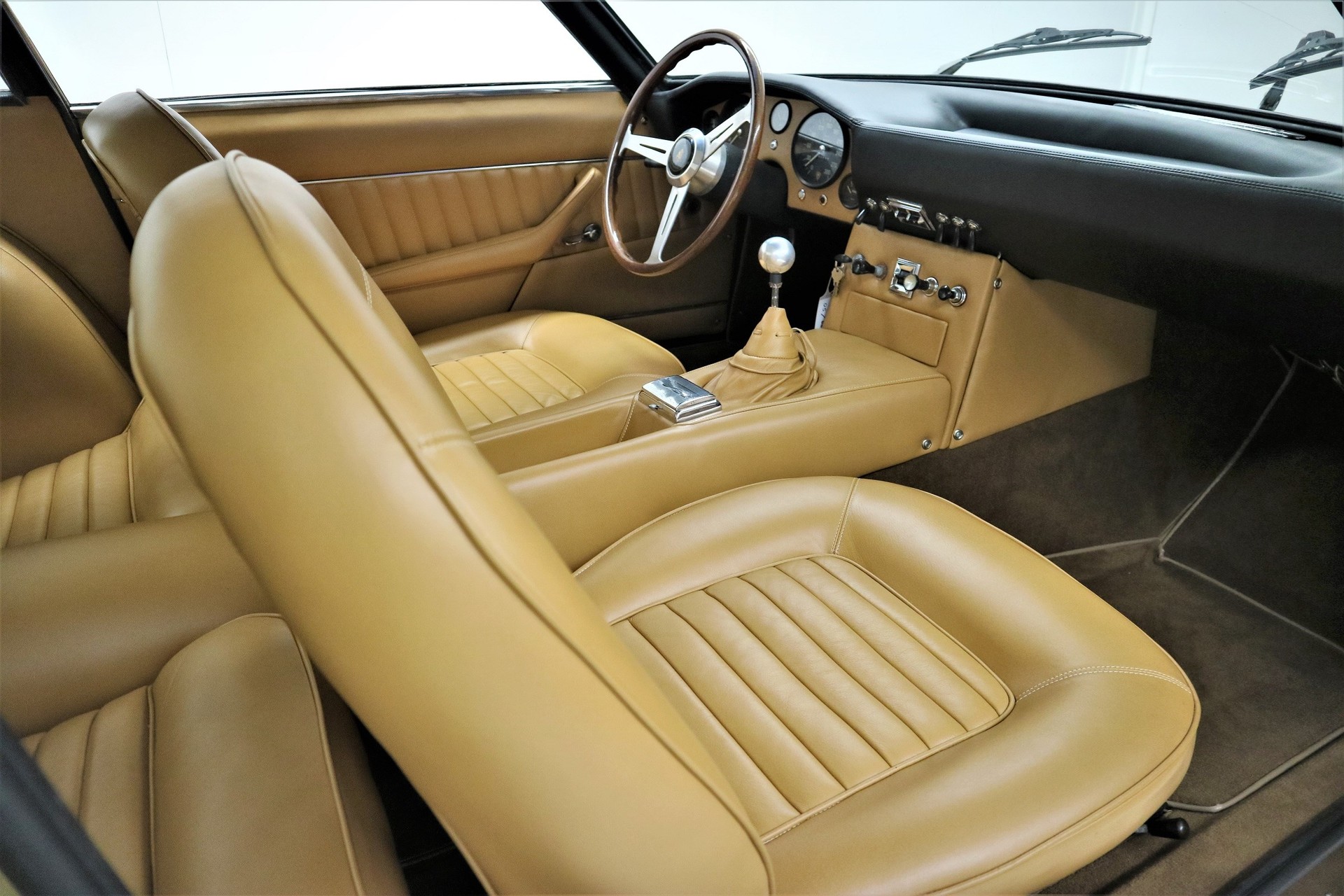 LAMBORGHINI ISLERO 400 GT 2+2-image-5
