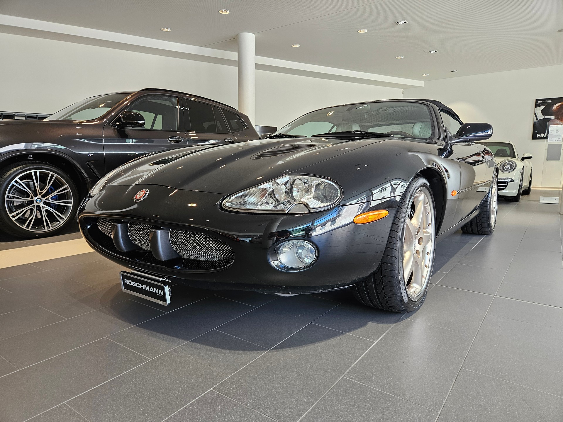 JAGUAR XKR S/C Convertible-image-9
