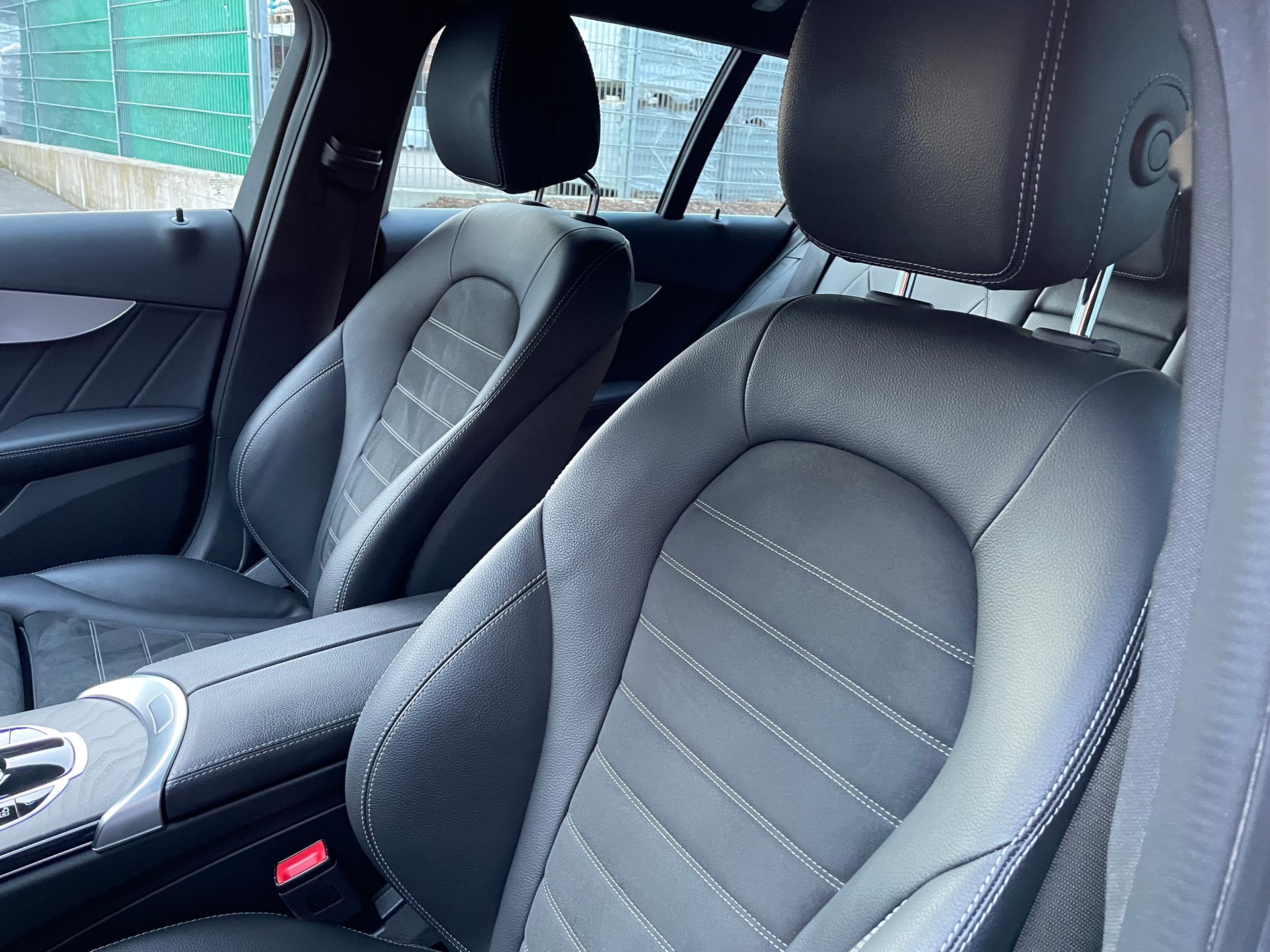 MERCEDES-BENZ C 300 AMG Line-image-8