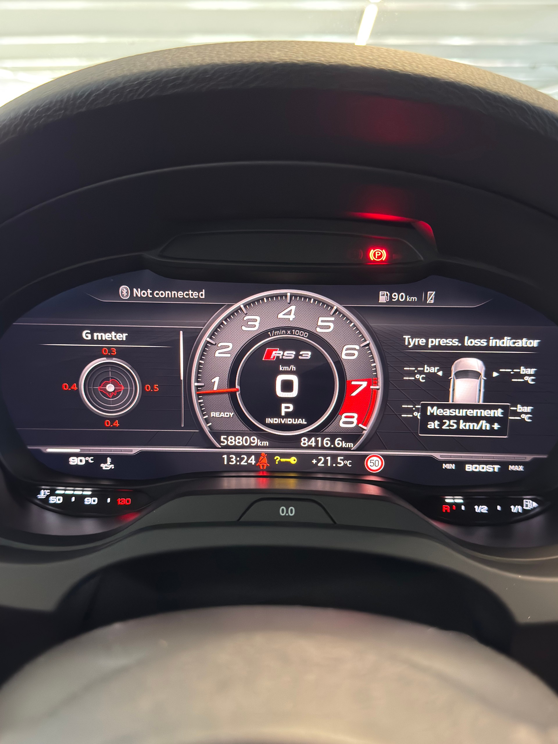 AUDI AUDI RS3 Limousine Black Edition | Akrapovic | APR | Panorama | Keramikversiegelt-image-15
